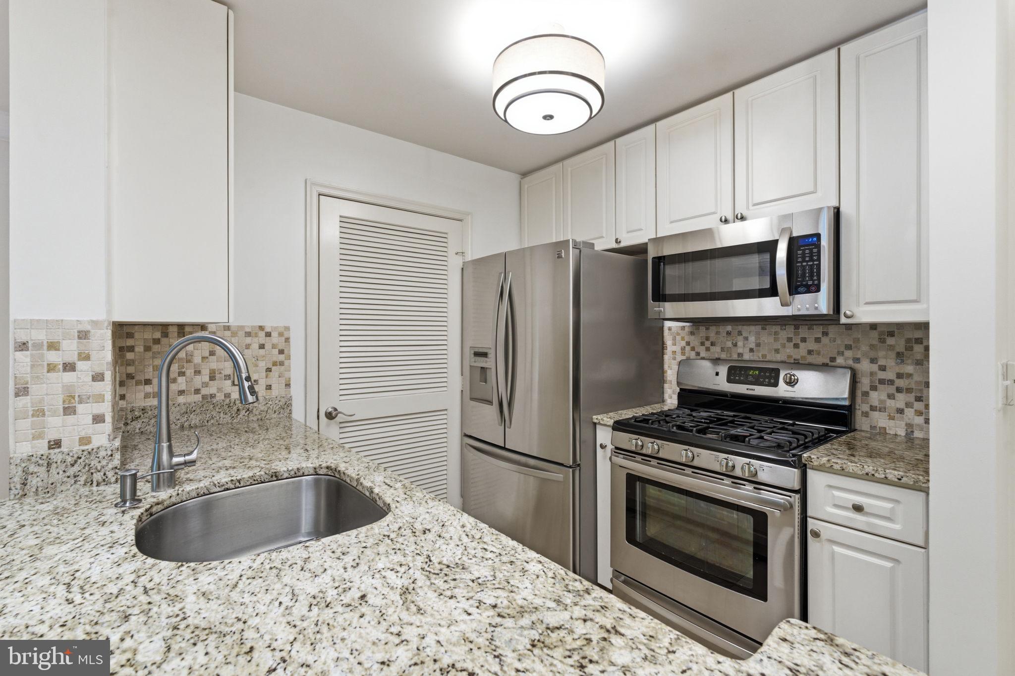 SAVOY PARK CONDOMINIUMS - Residential