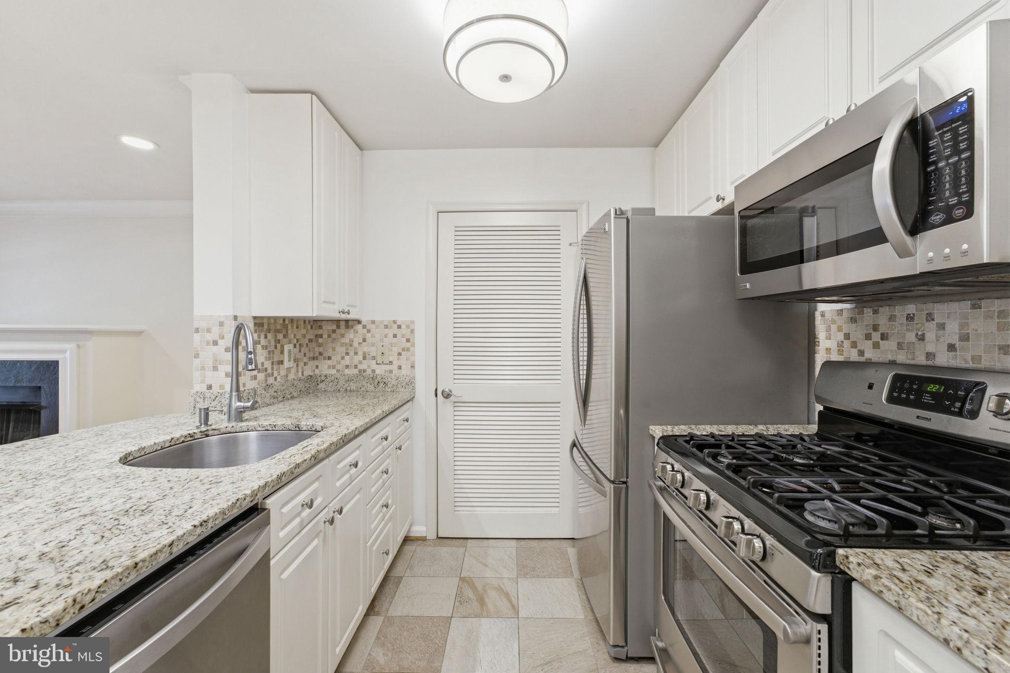 SAVOY PARK CONDOMINIUMS - Residential