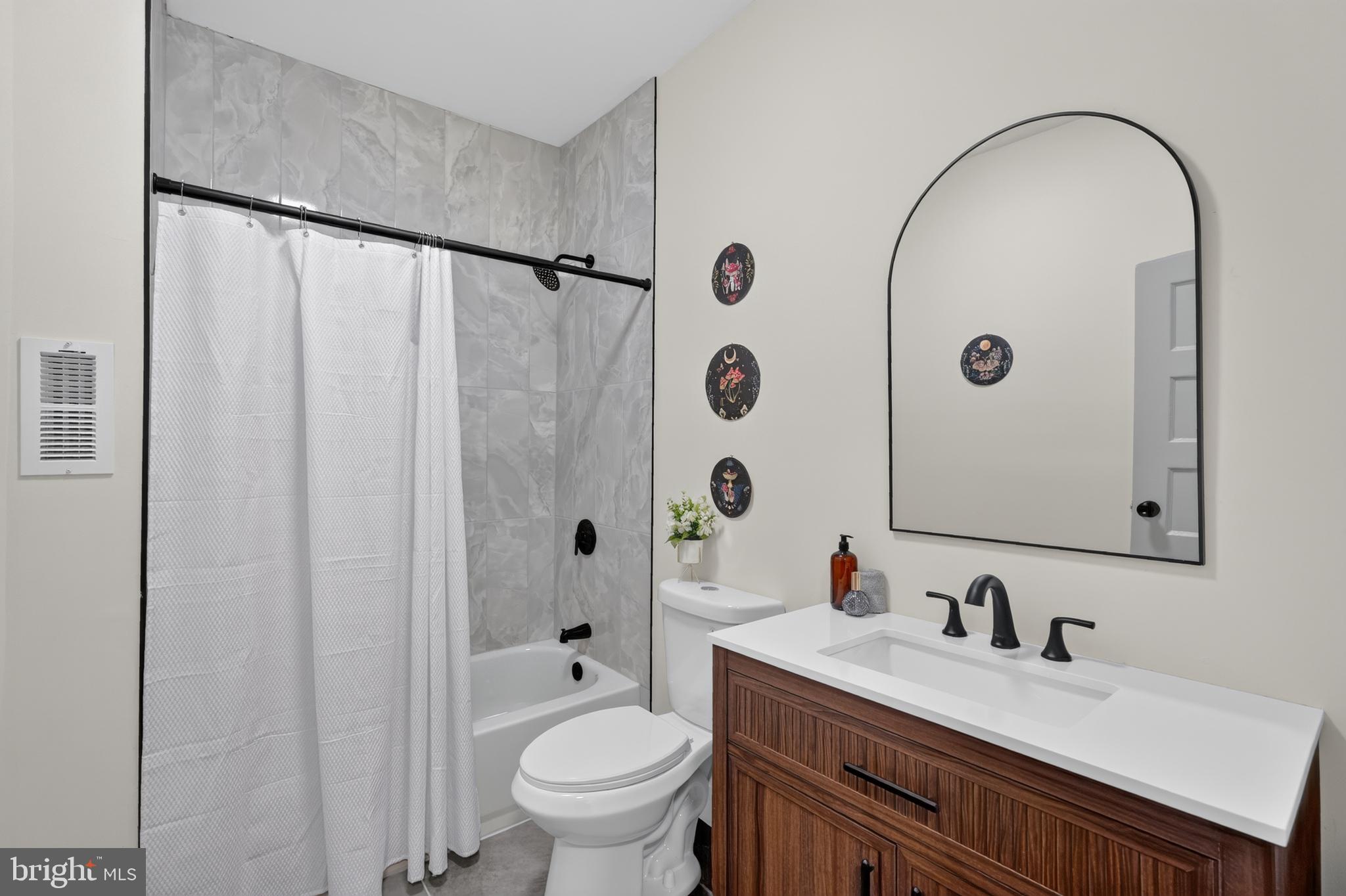 WALNUT HILL - Residential