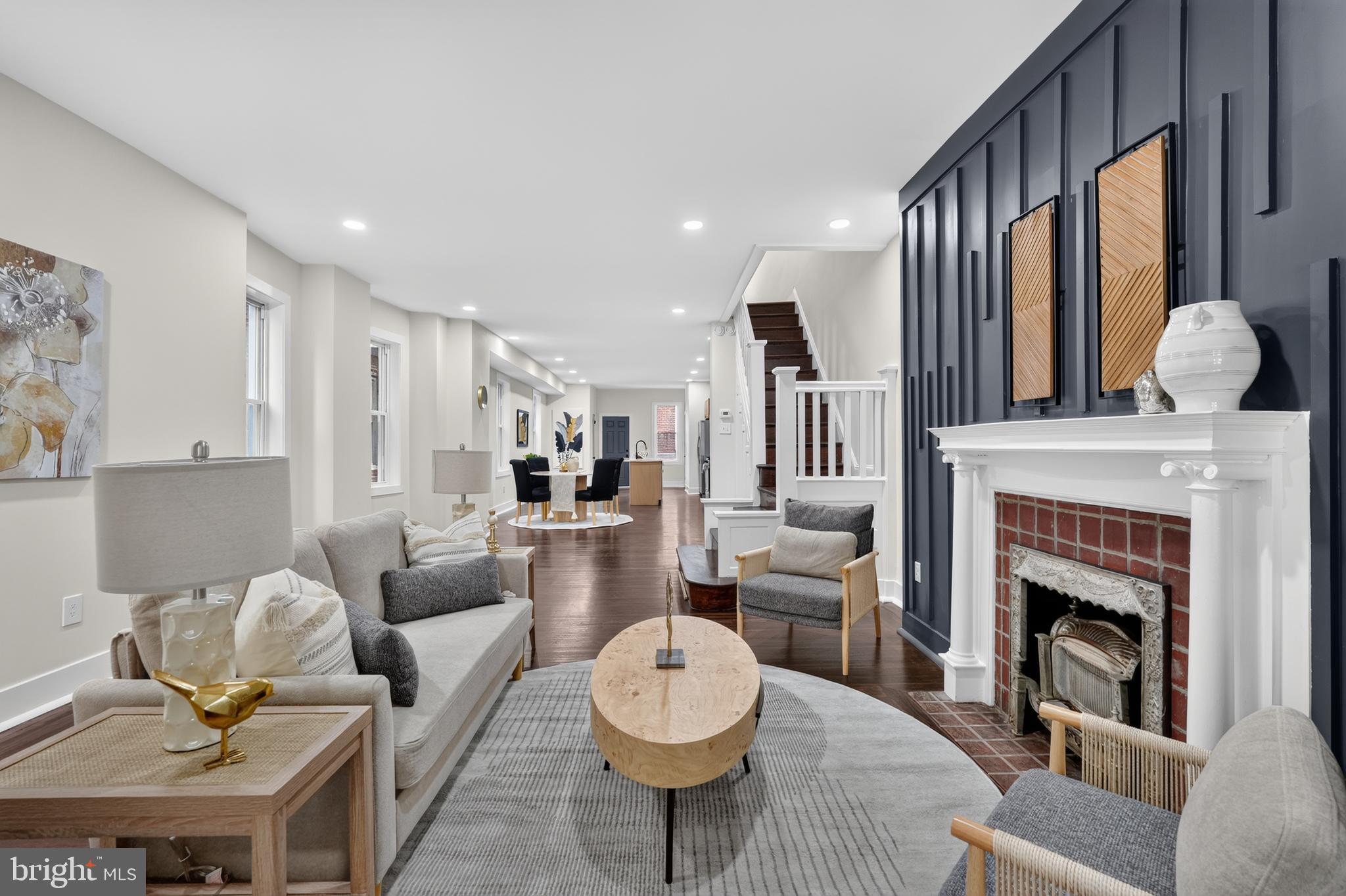 WALNUT HILL - Residential