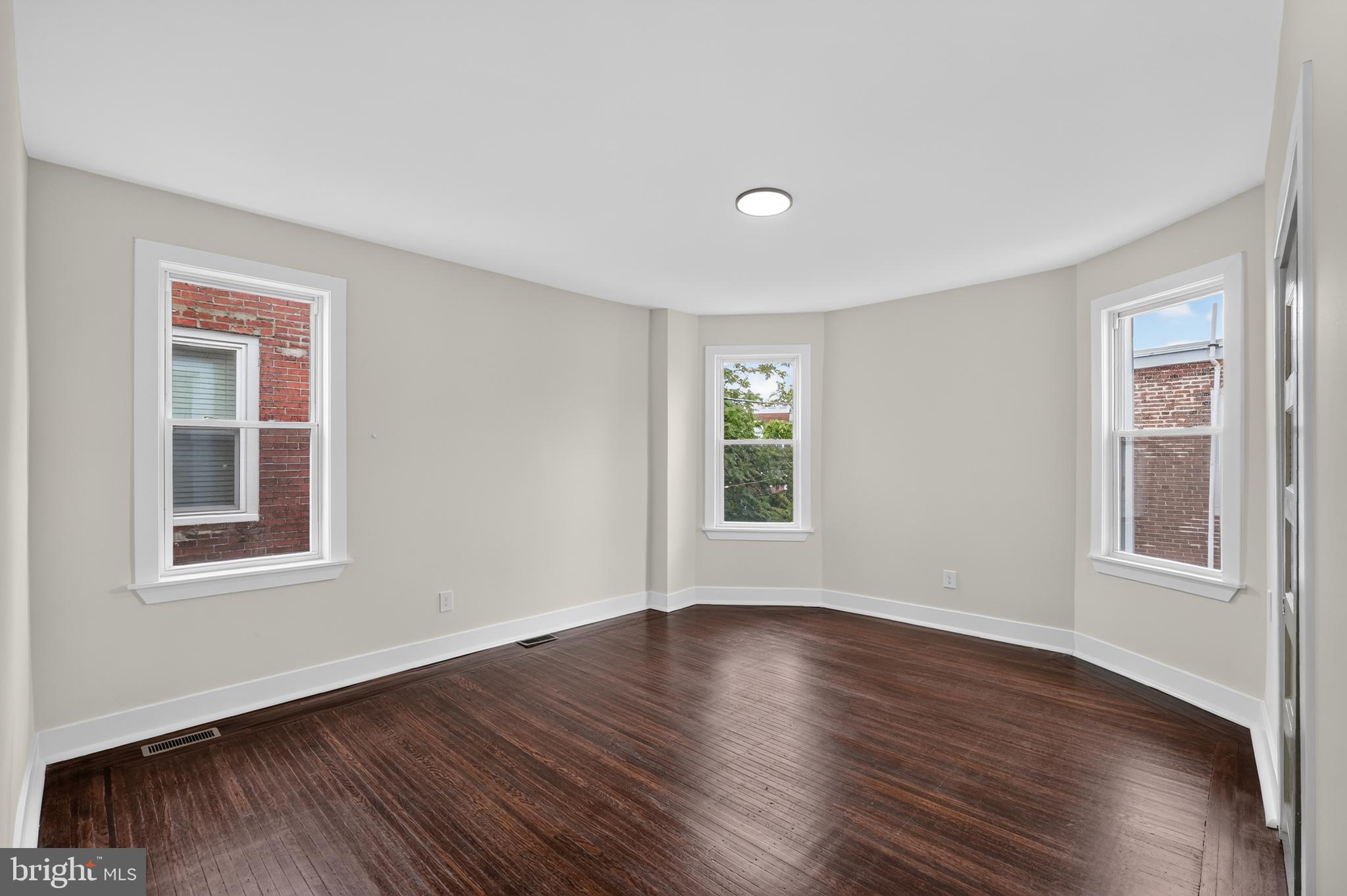 WALNUT HILL - Residential