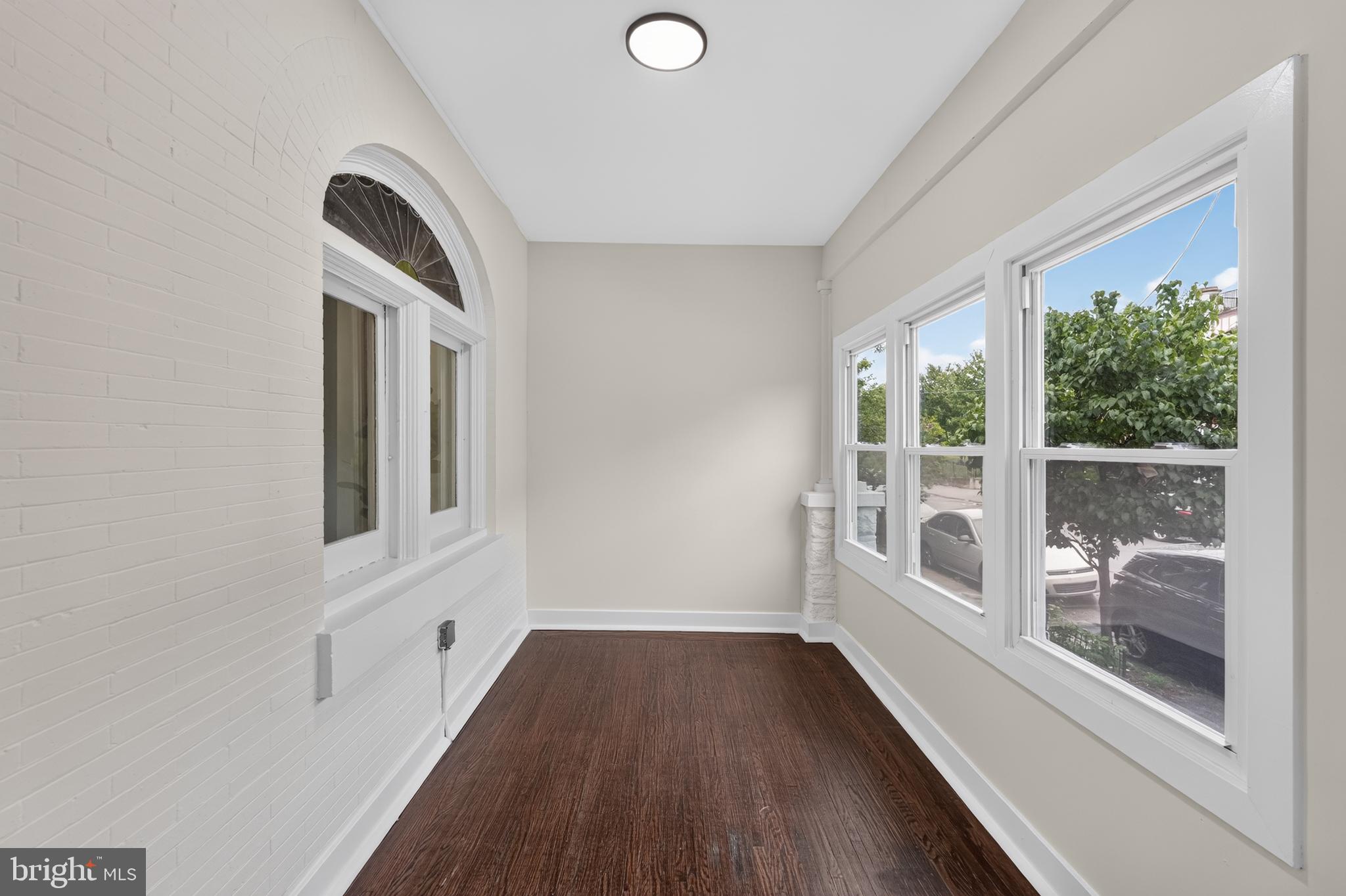 WALNUT HILL - Residential