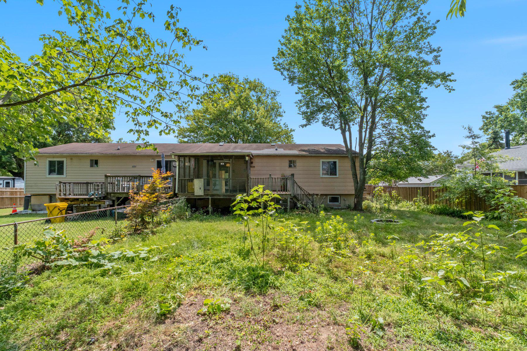 QUEENS PARK - Residential