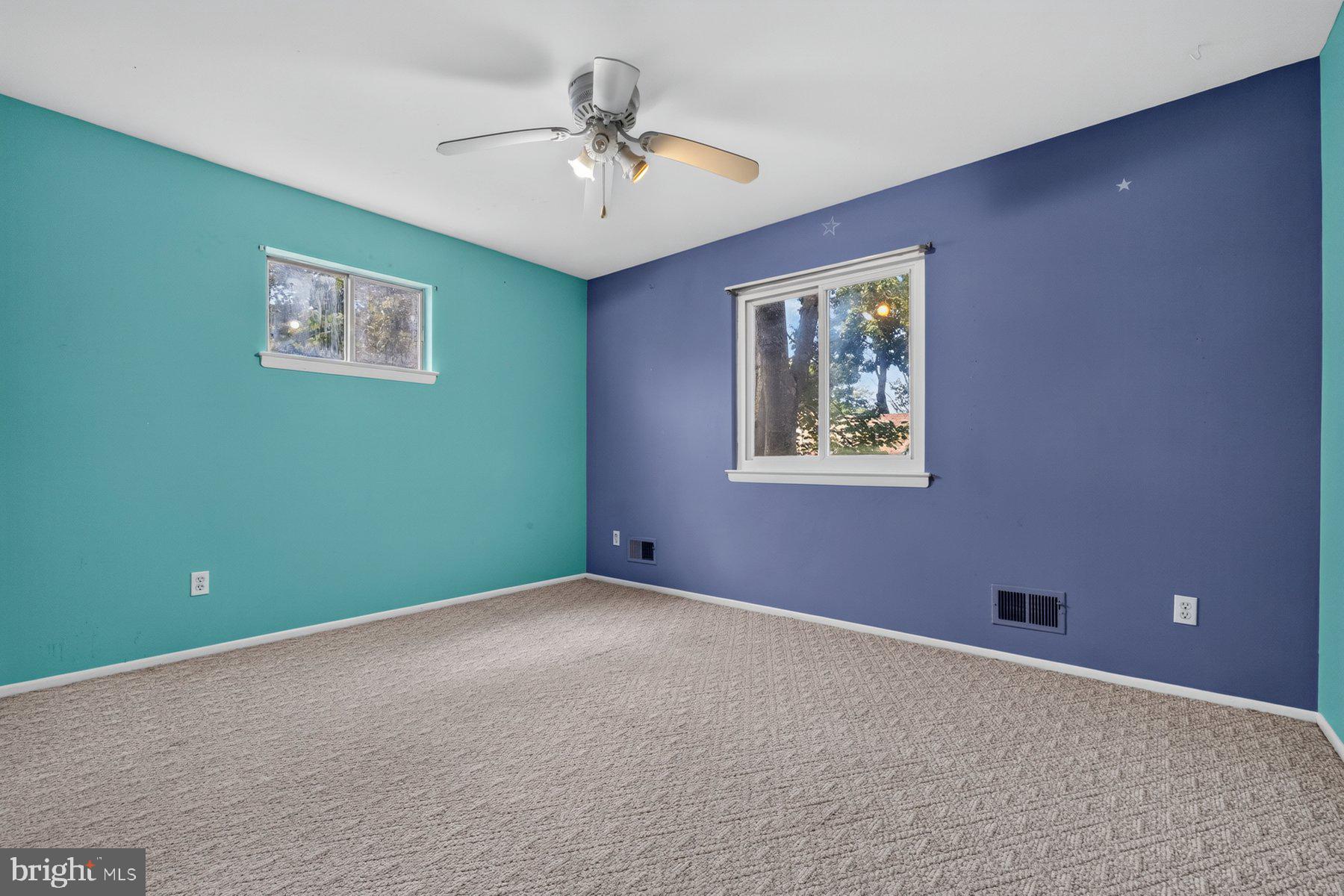 QUEENS PARK - Residential