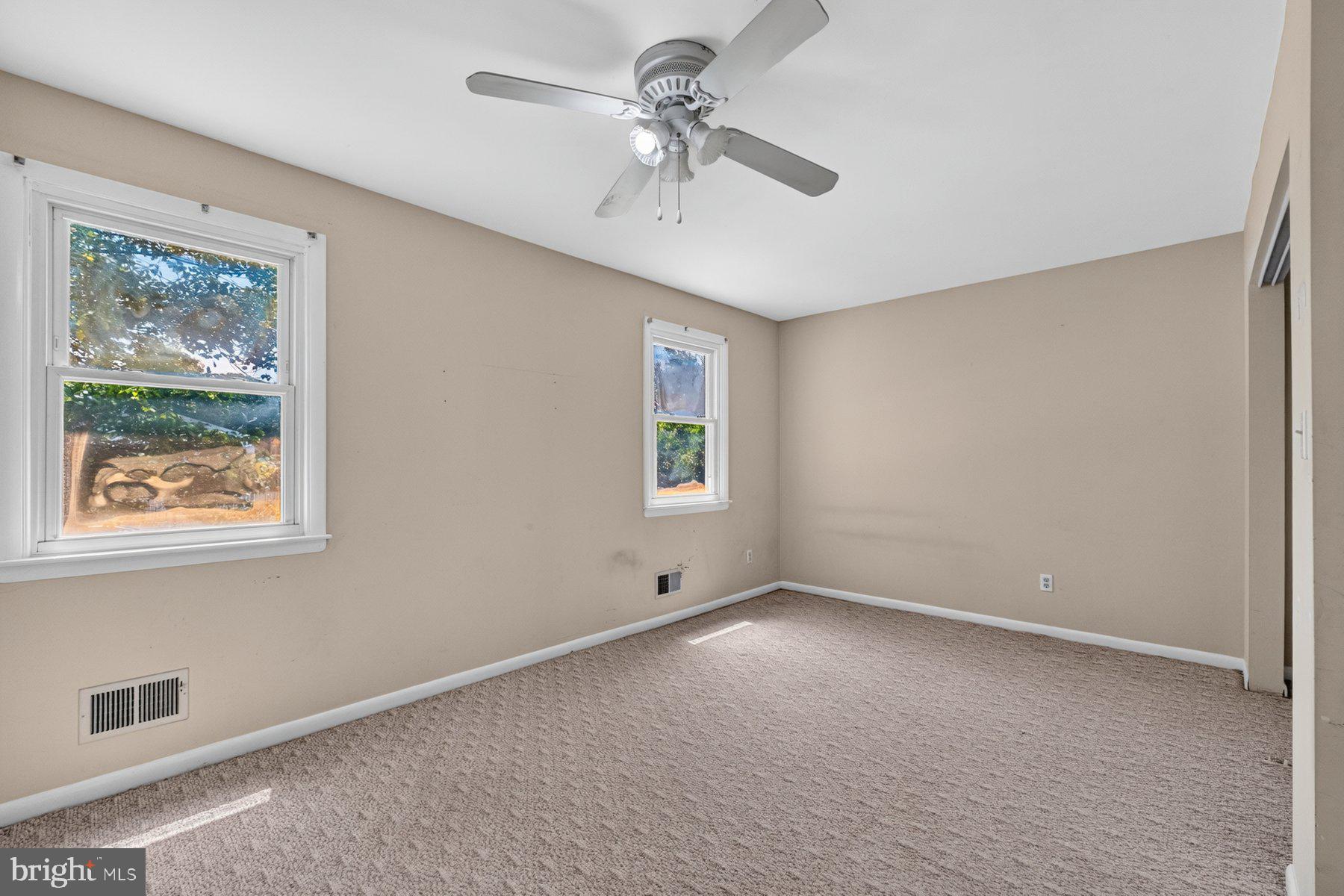 QUEENS PARK - Residential