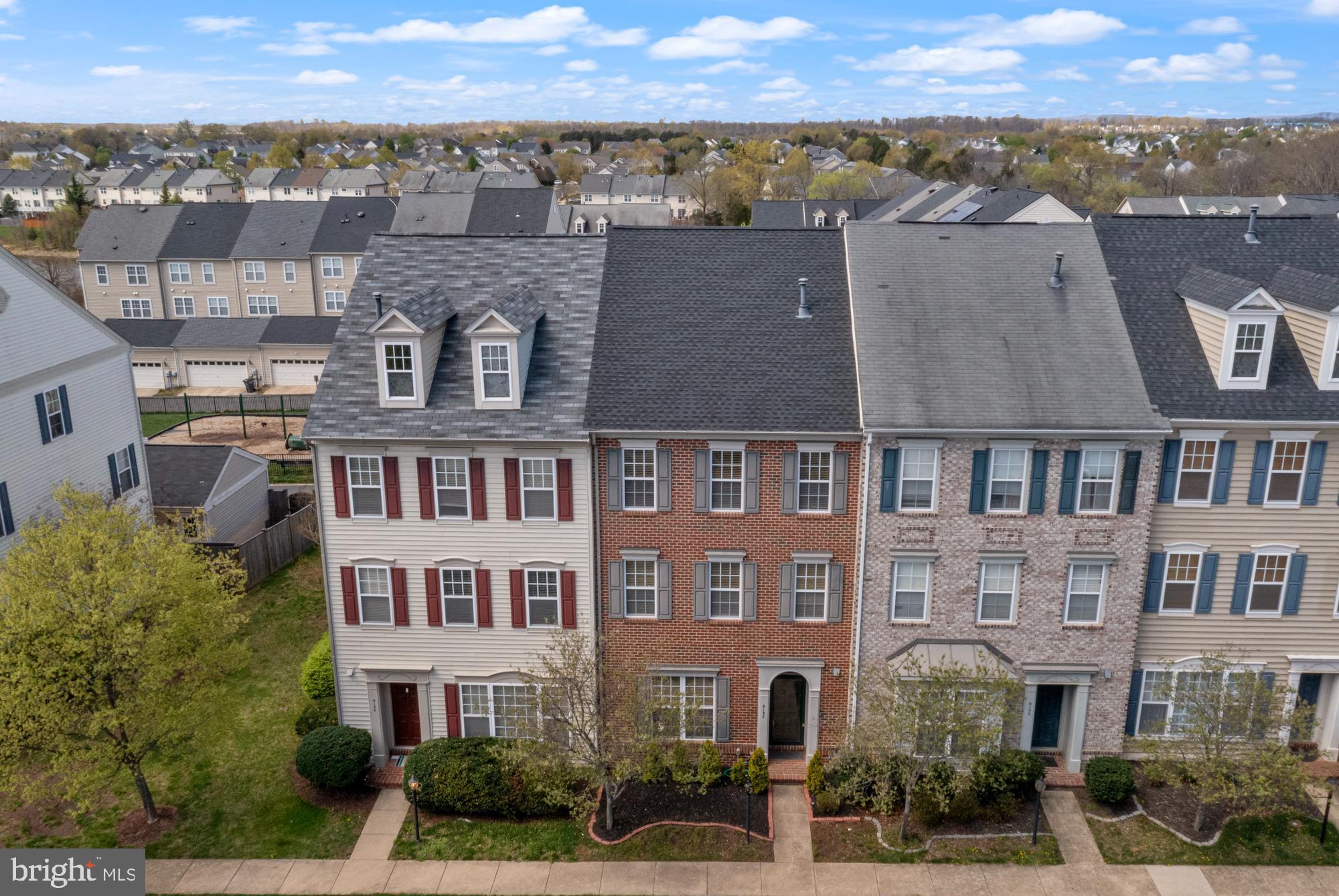 PEMBROOKE - Residential