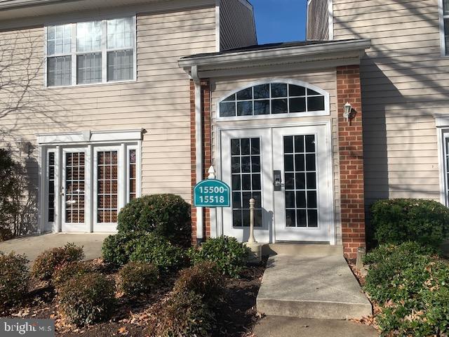Beautiful modern condo freshly painted and completely sanitized top to bottom.  Enjoy the gourmet kitchen with SS appliances and granite counters.  Complete privacy overlooking greenery and no noisy parking lot.  On main level so no walking up and down the stairs. Close to shopping, schools, and major transportation routes.  Please no pets and no smokers. Thank you..