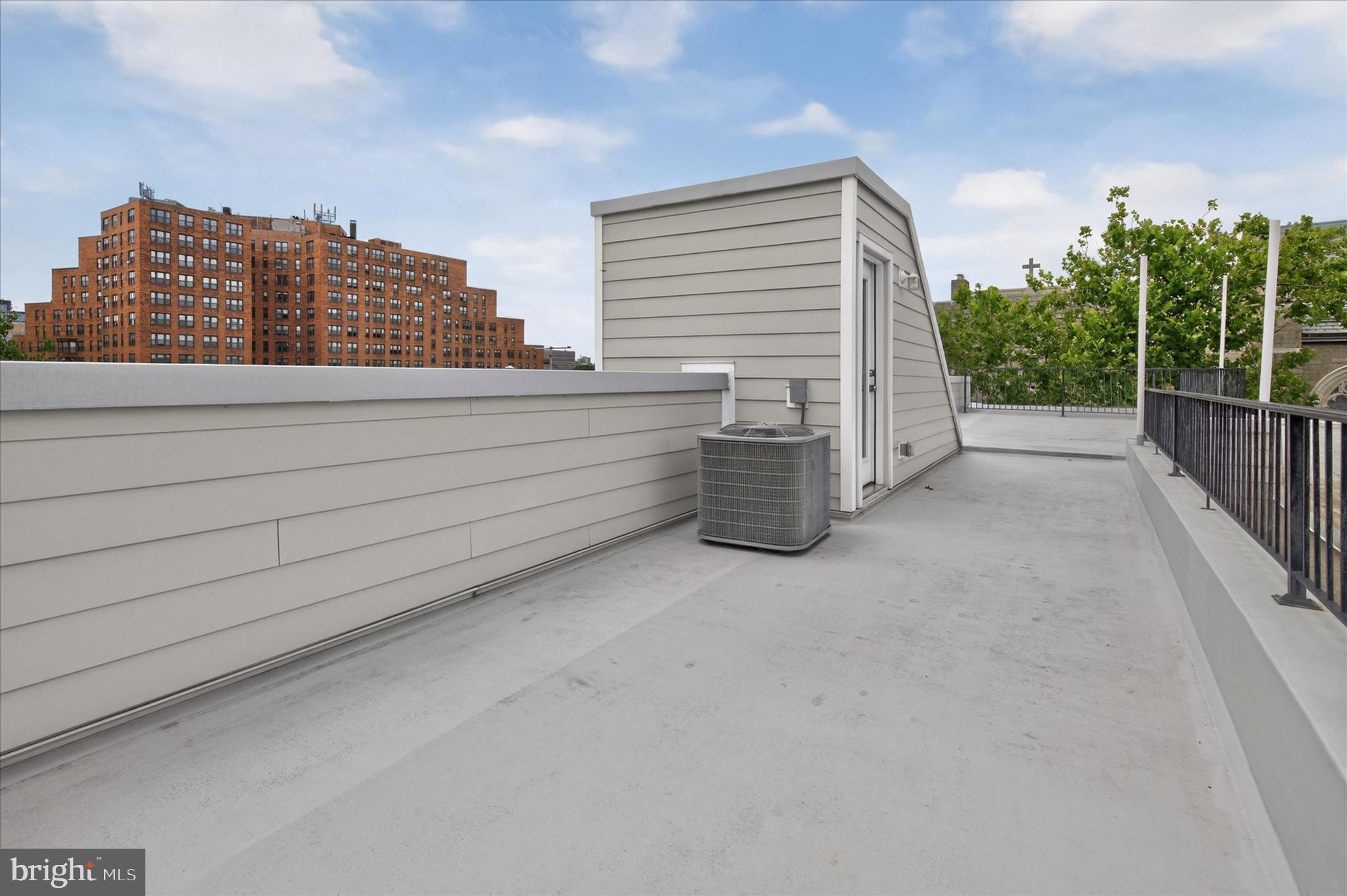 ART MUSEUM AREA - Residential