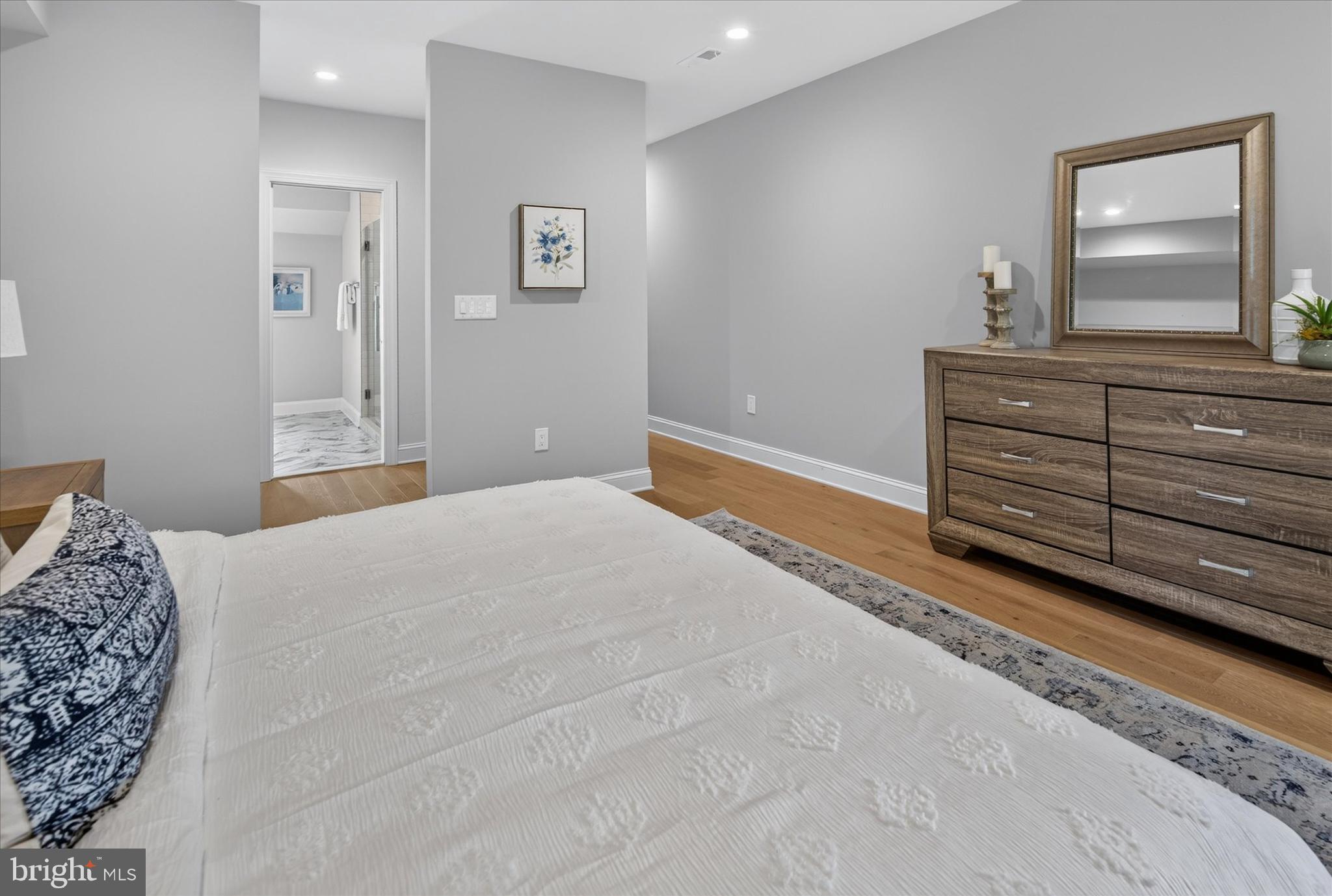 ART MUSEUM AREA - Residential