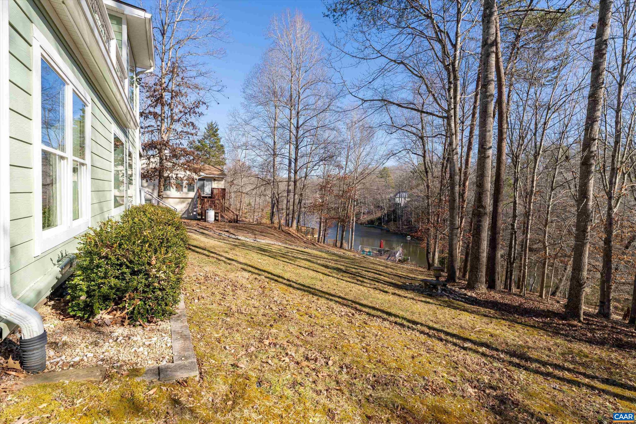 LAKE MONTICELLO - Residential