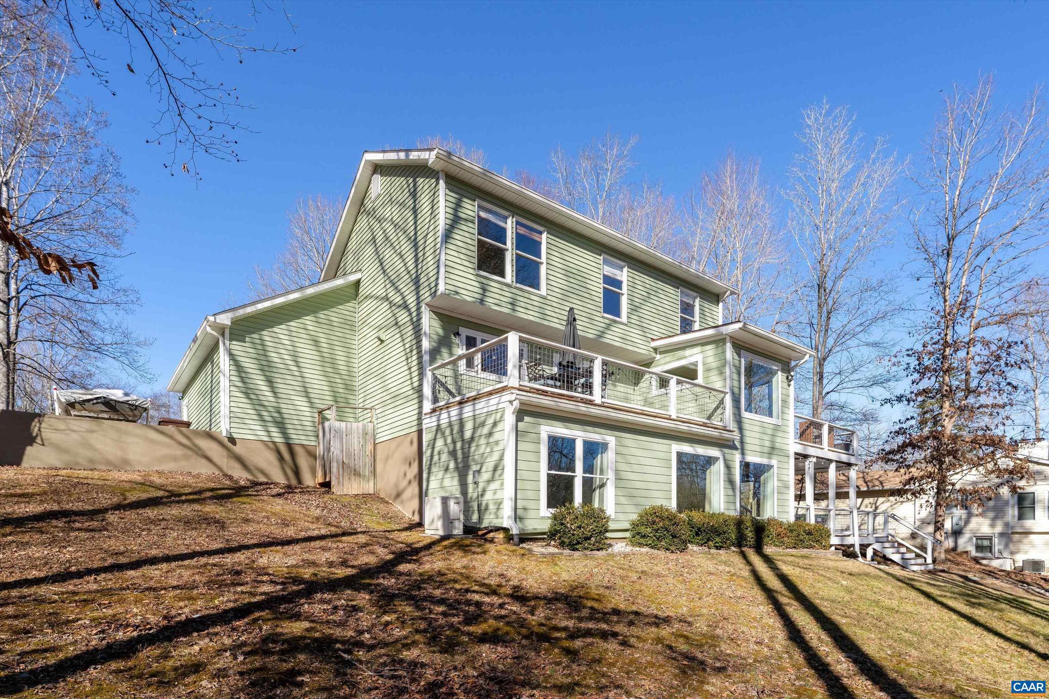 LAKE MONTICELLO - Residential