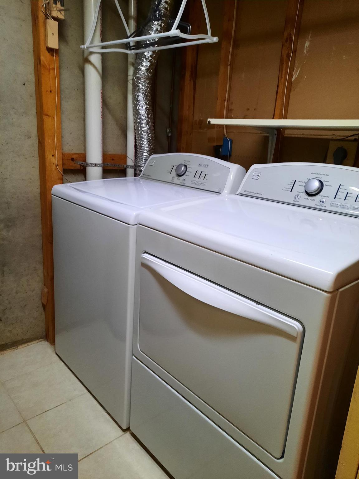 ORCHARD PLACE - Residential Lease