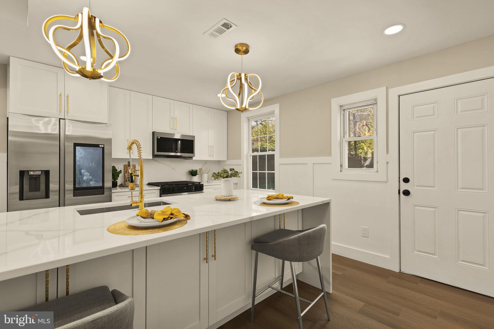 JEFFERSON MANOR - Residential
