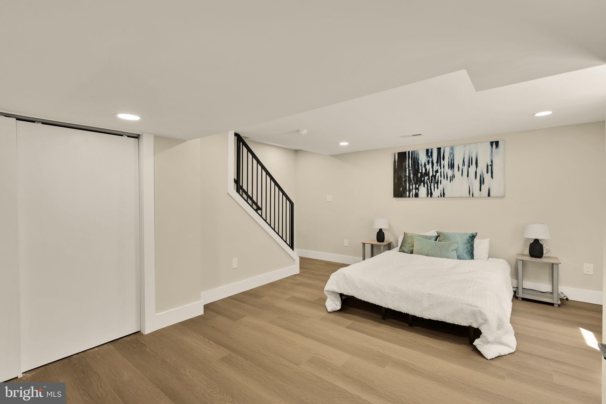 JEFFERSON MANOR - Residential