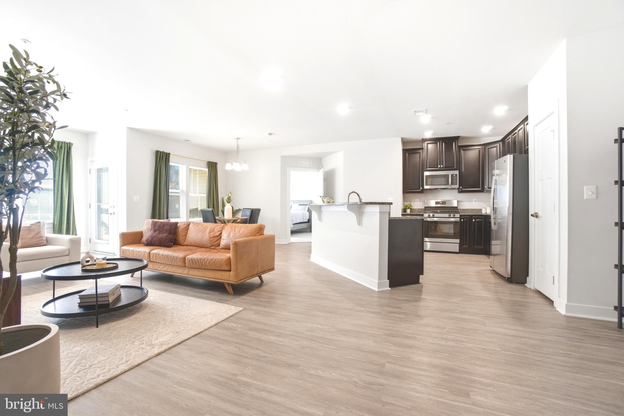 PADDOCK POINTE - Residential