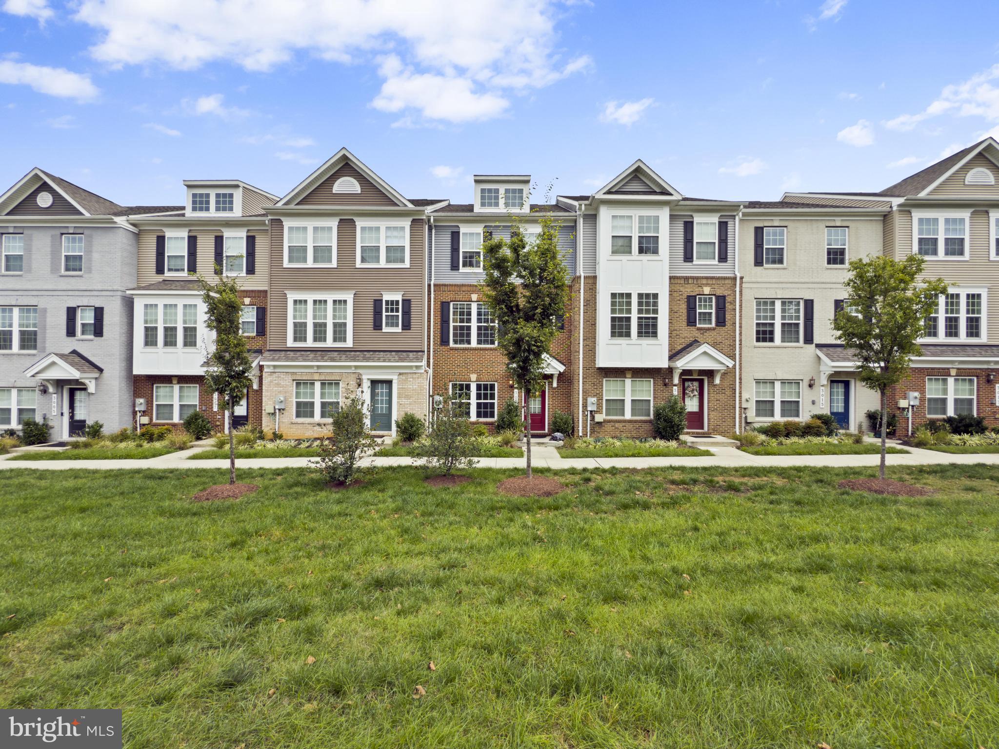 METRO POINTE - Residential