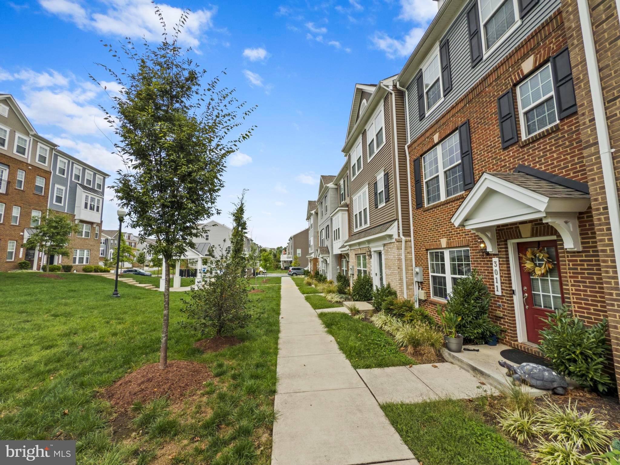 METRO POINTE - Residential