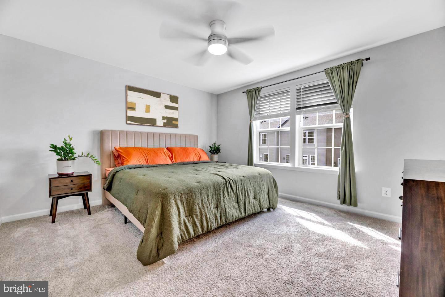 METRO POINTE - Residential
