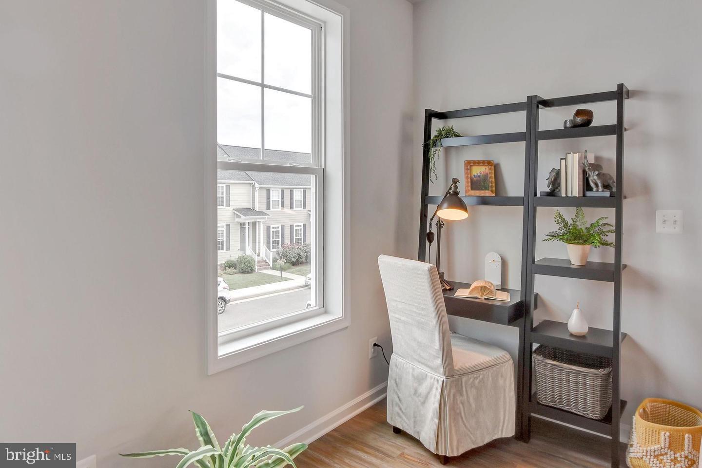 METRO POINTE - Residential
