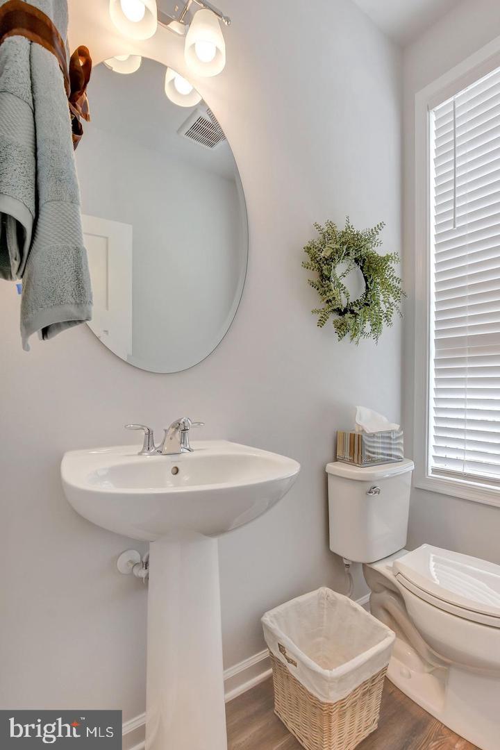 METRO POINTE - Residential