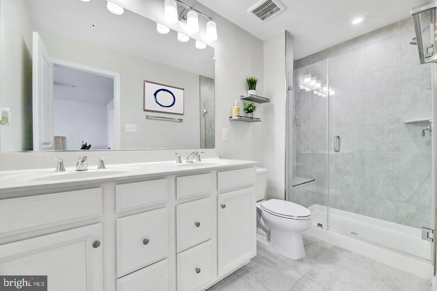 METRO POINTE - Residential