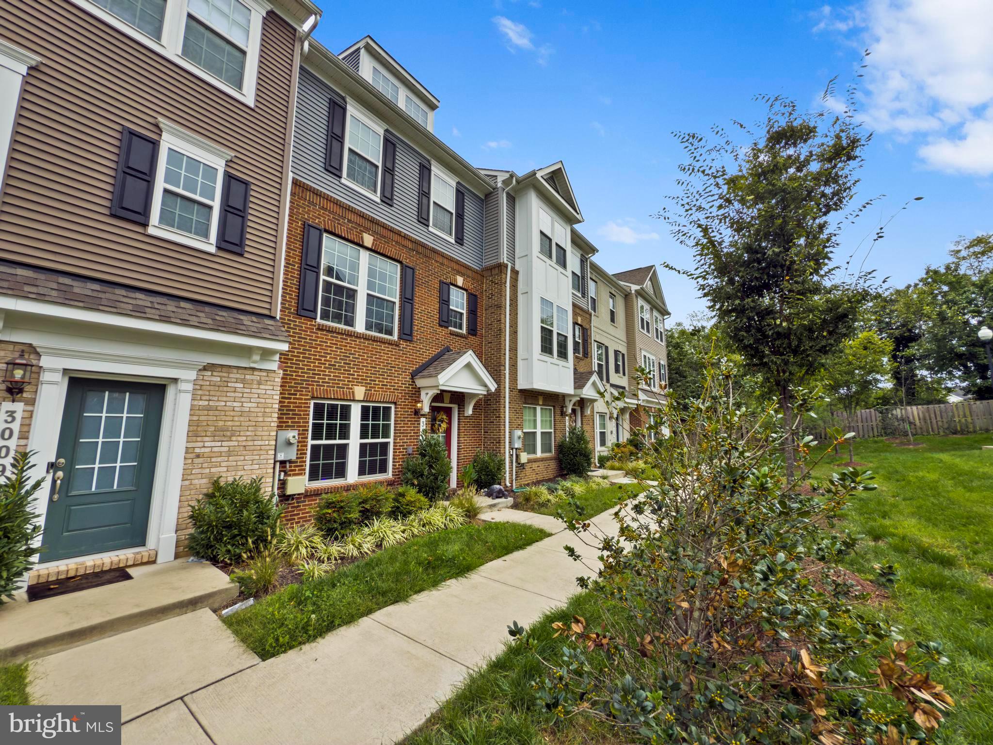 METRO POINTE - Residential