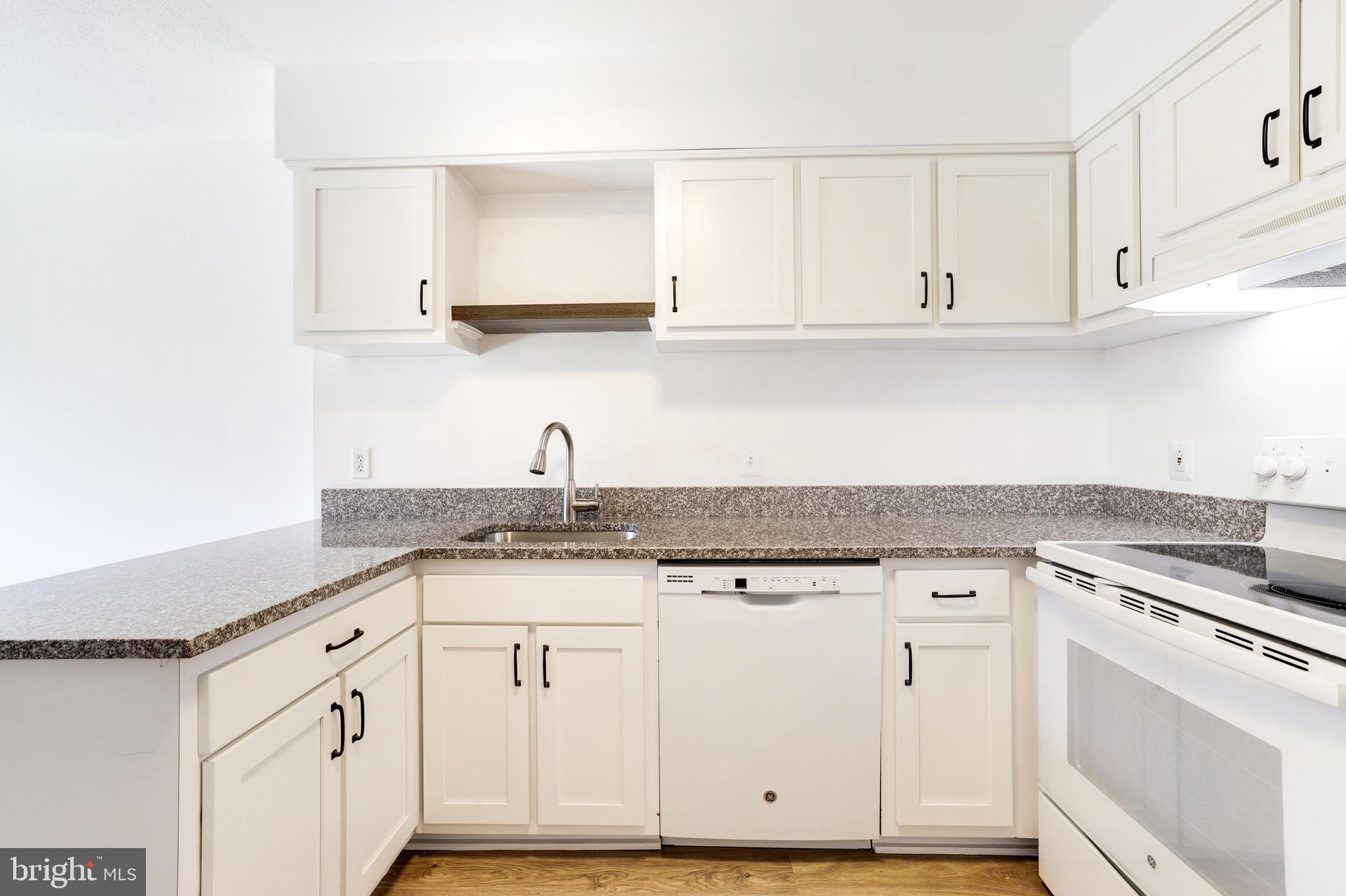 NORTHGATE SQUARE - Residential Lease
