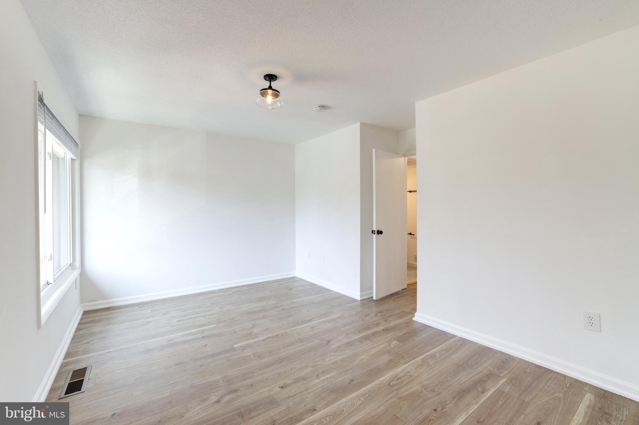 NORTHGATE SQUARE - Residential Lease