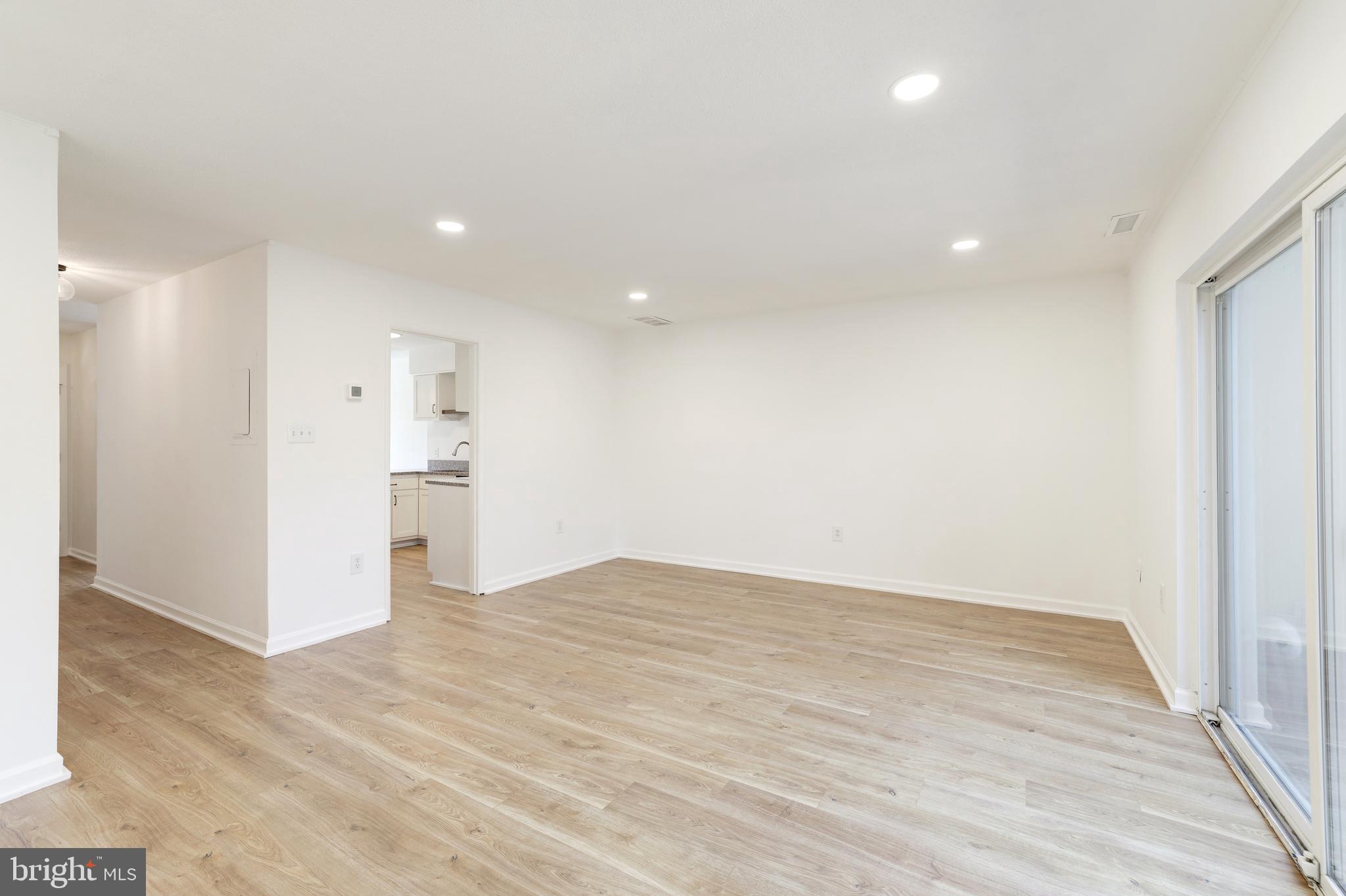 NORTHGATE SQUARE - Residential Lease
