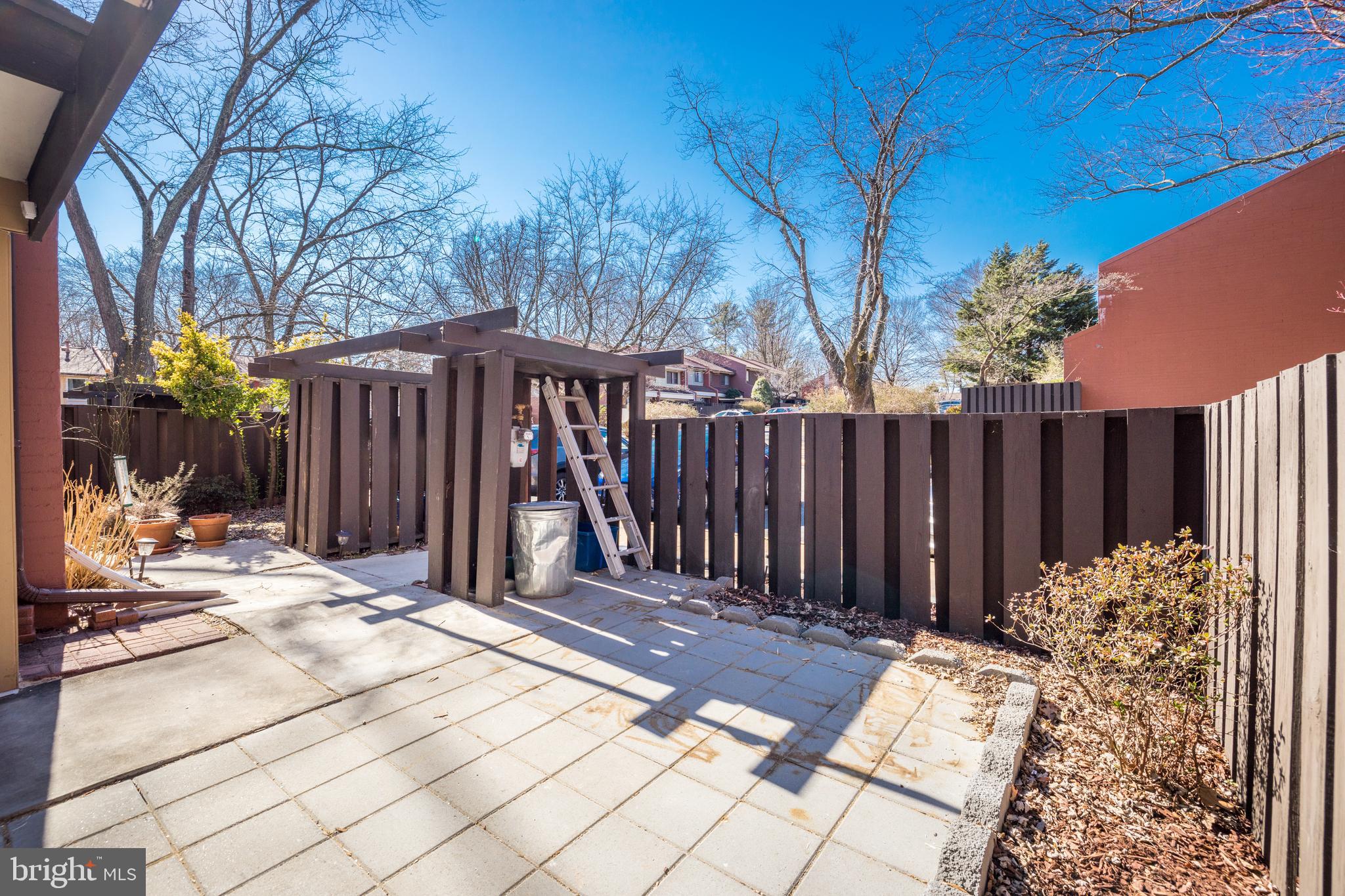 NORTHGATE SQUARE - Residential Lease
