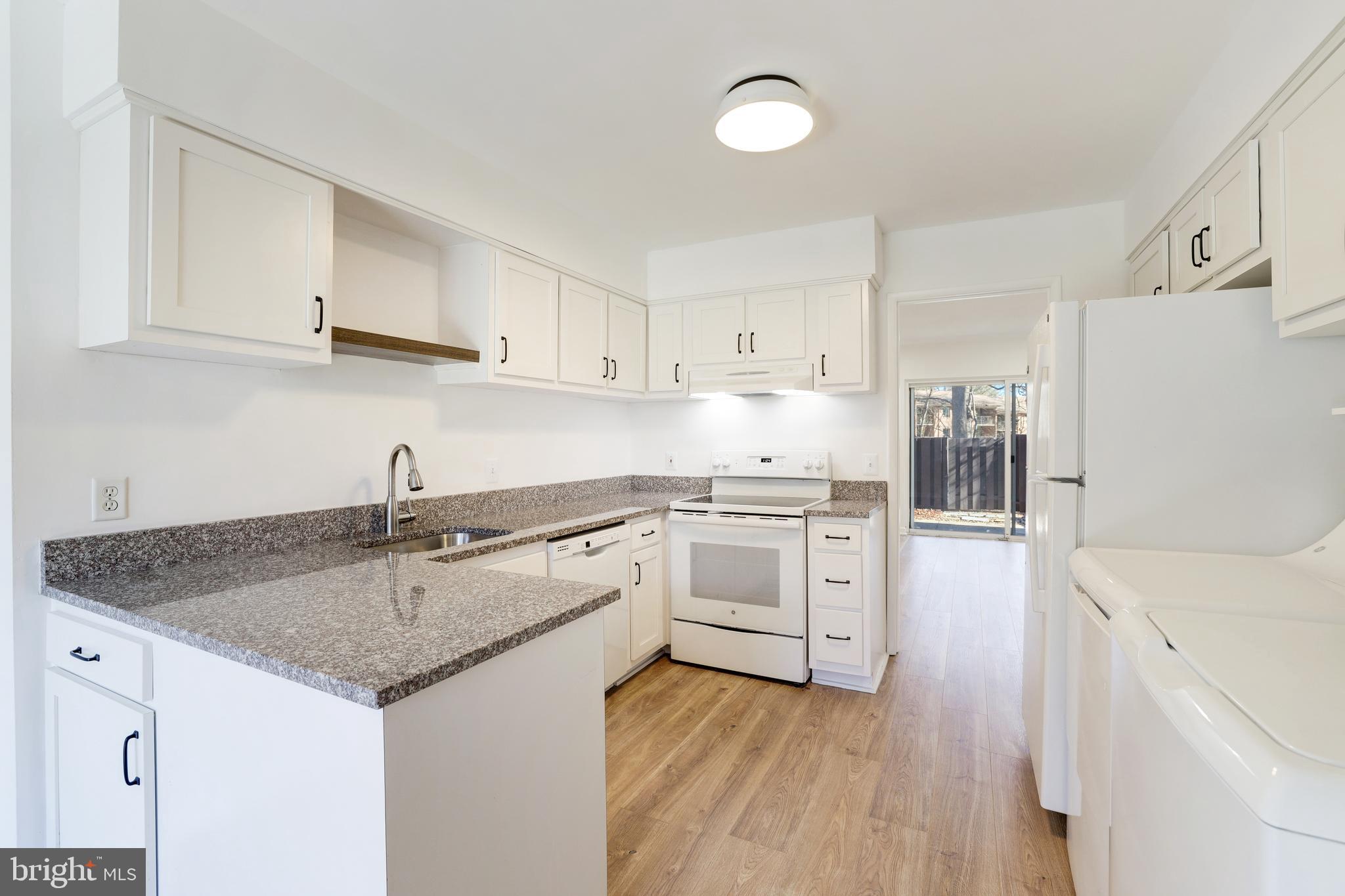 NORTHGATE SQUARE - Residential Lease