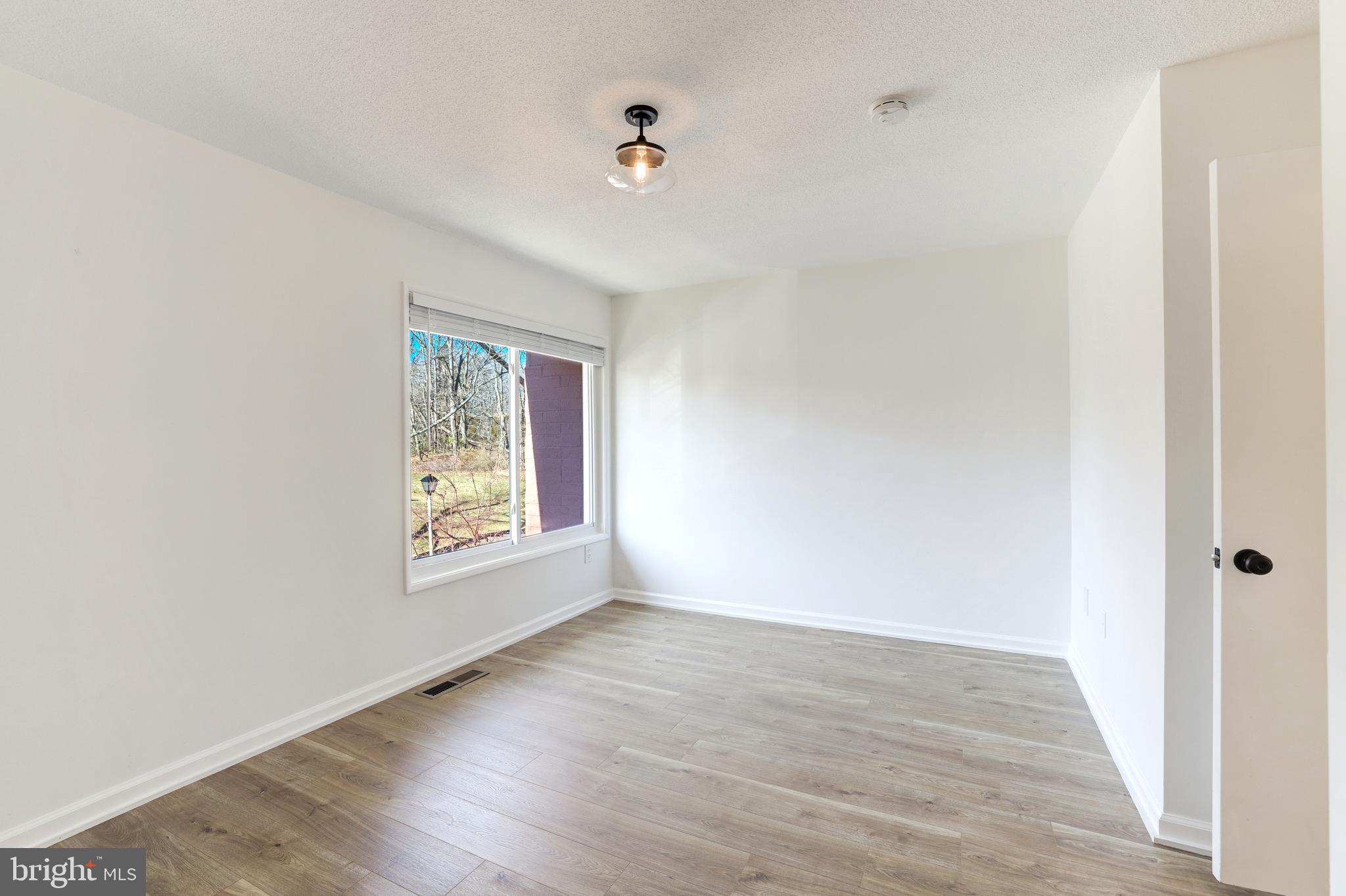 NORTHGATE SQUARE - Residential Lease