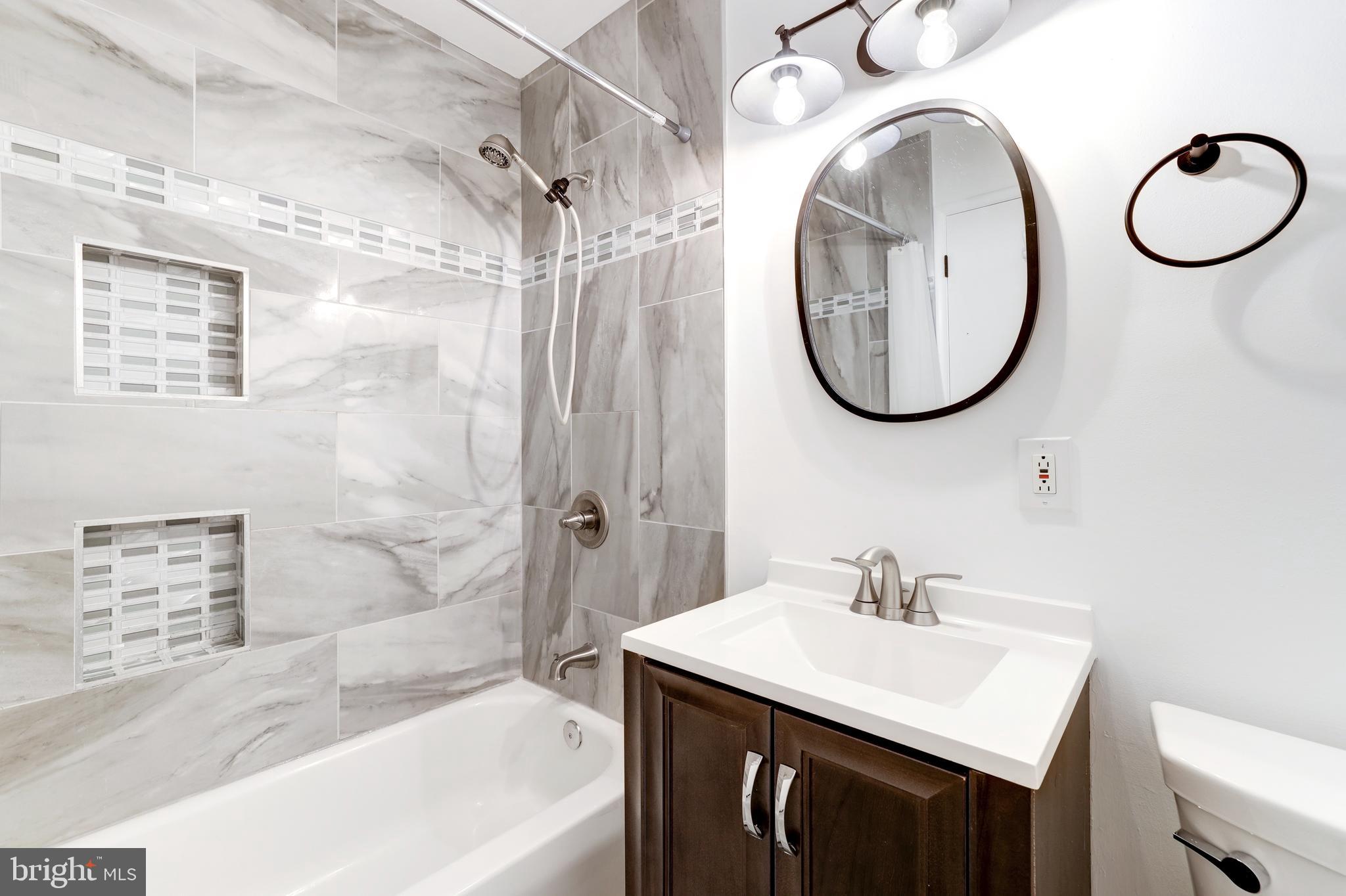 NORTHGATE SQUARE - Residential Lease