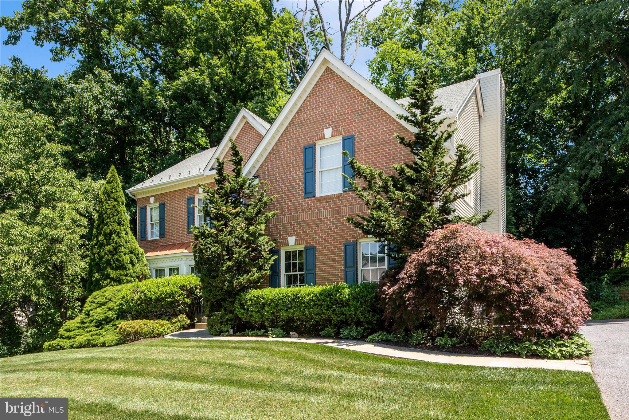 WINDSOR KNOLLS - Residential