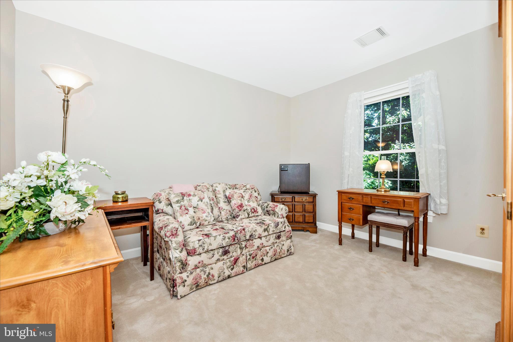 WINDSOR KNOLLS - Residential