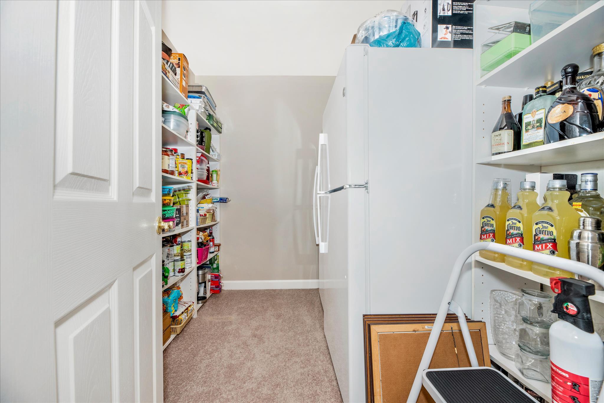 WINDSOR KNOLLS - Residential