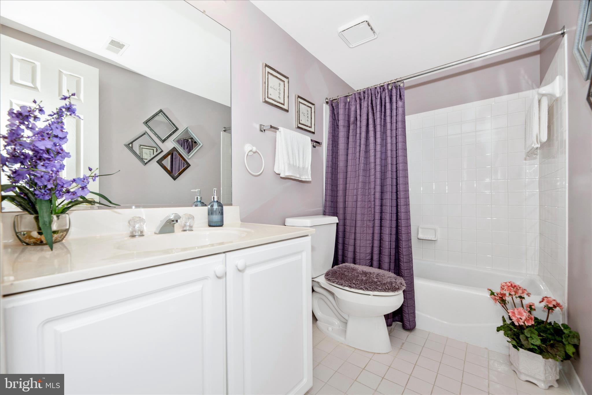 WINDSOR KNOLLS - Residential