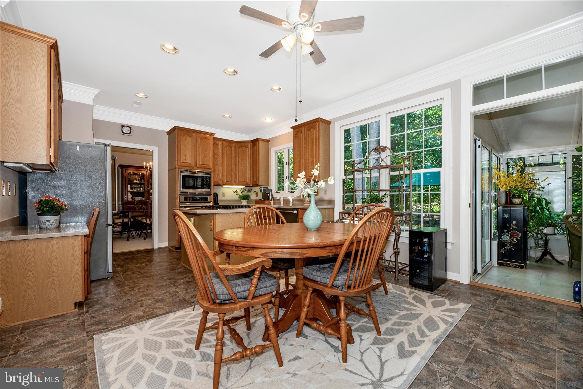 WINDSOR KNOLLS - Residential