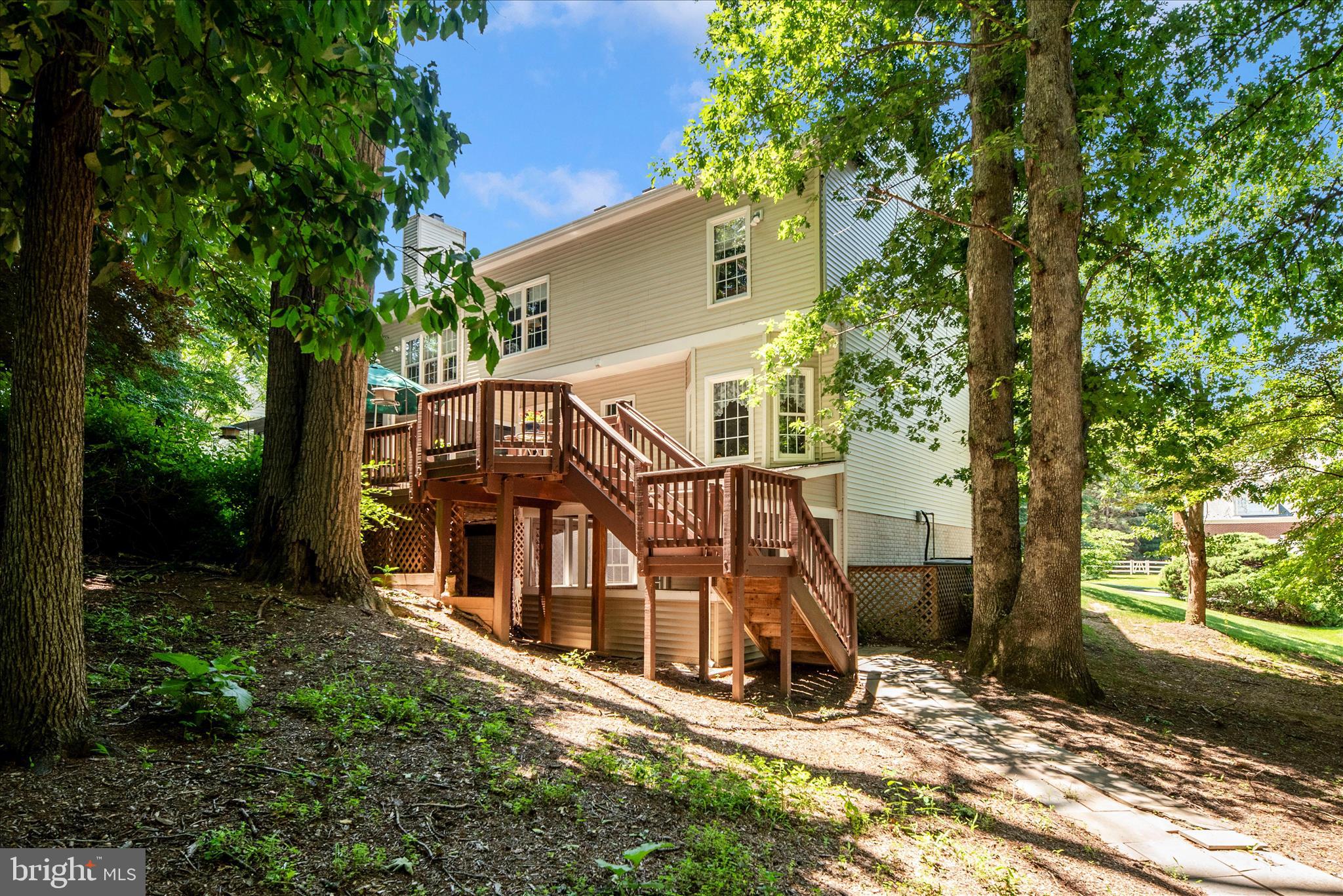 WINDSOR KNOLLS - Residential