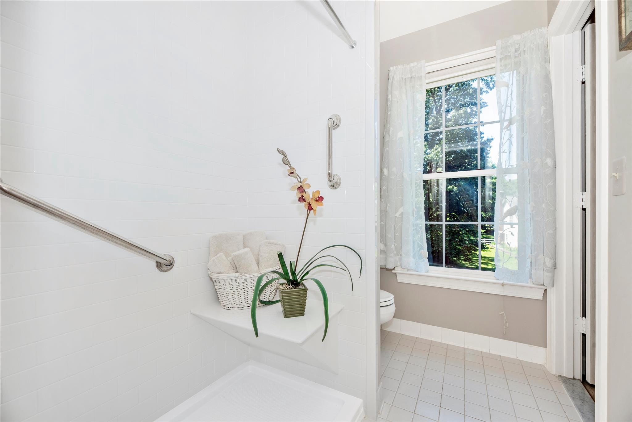 WINDSOR KNOLLS - Residential