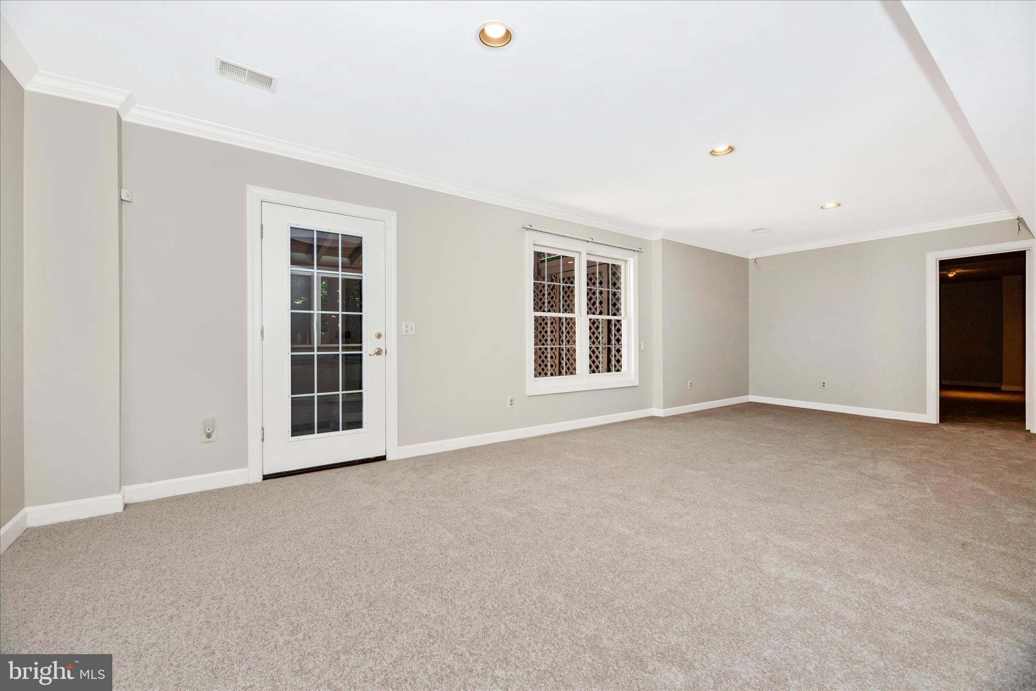 WINDSOR KNOLLS - Residential