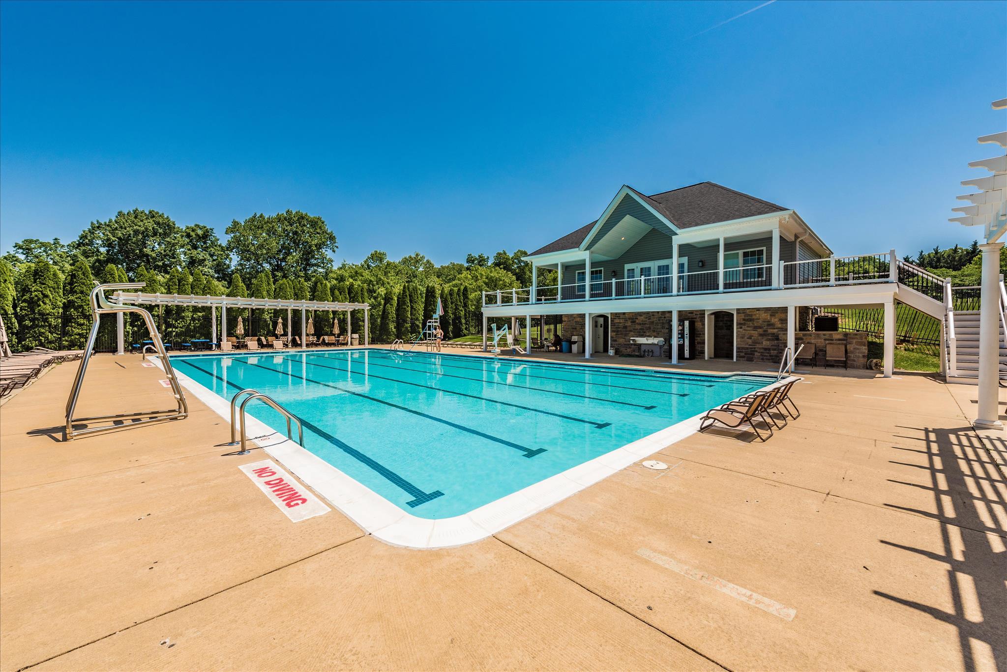 WINDSOR KNOLLS - Residential