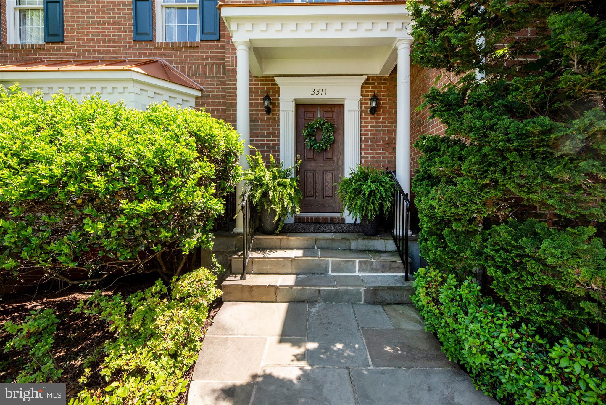 WINDSOR KNOLLS - Residential