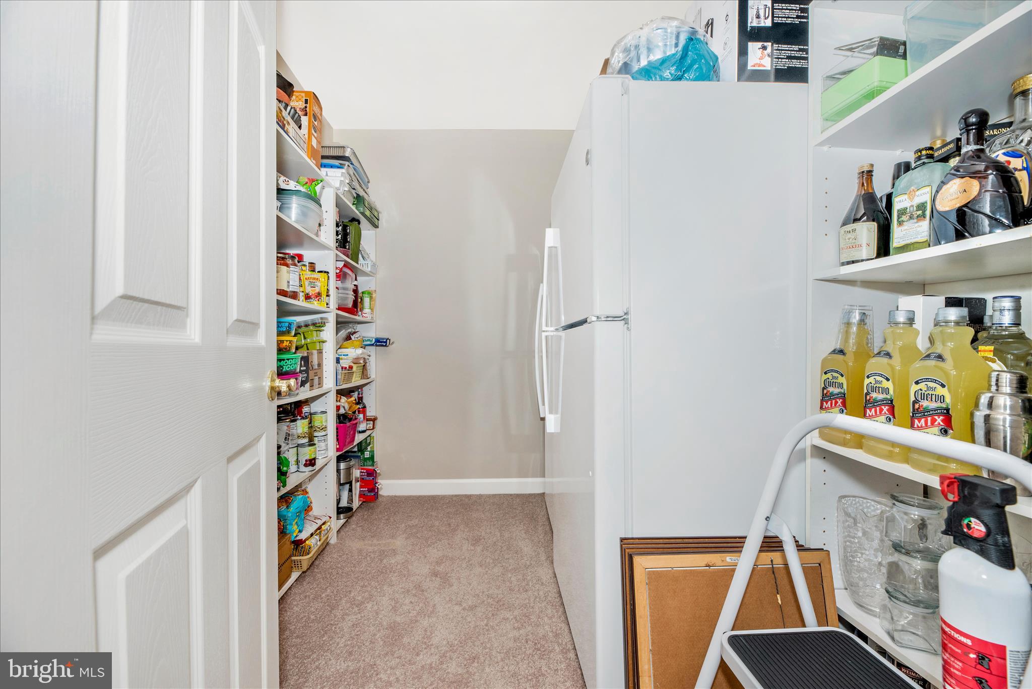 WINDSOR KNOLLS - Residential