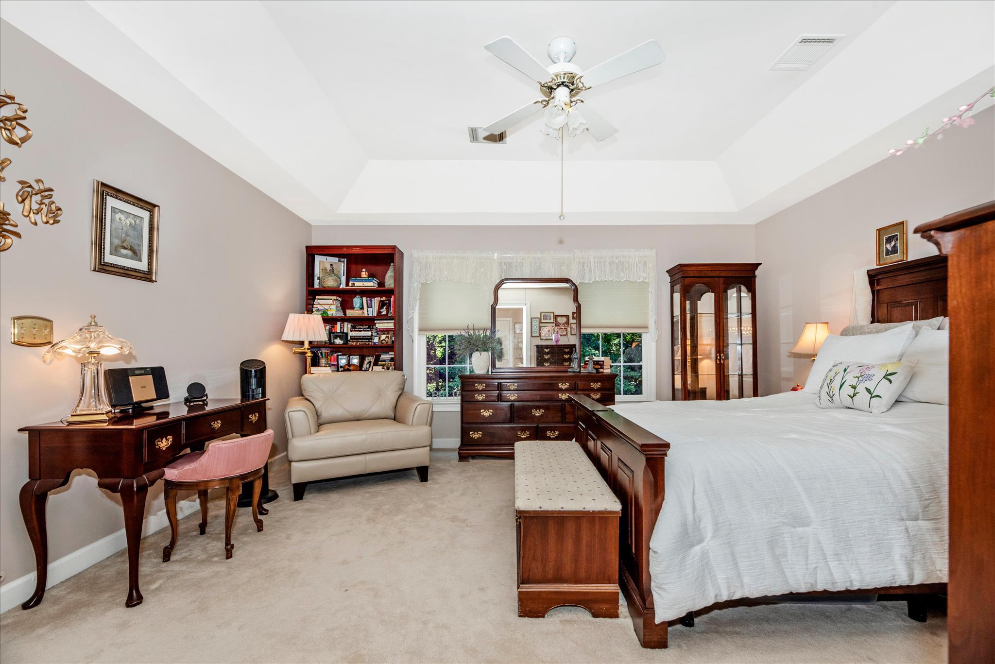 WINDSOR KNOLLS - Residential
