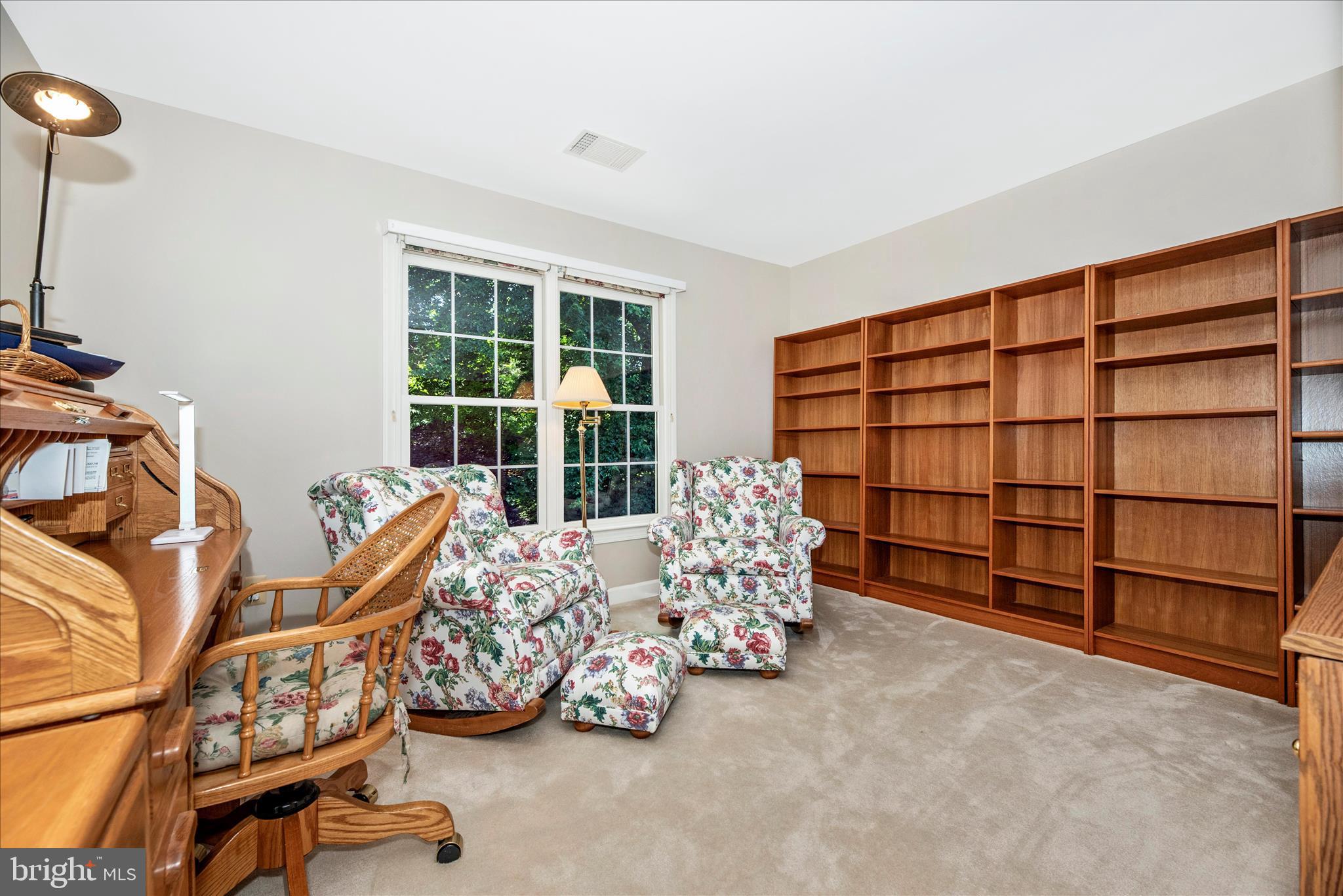 WINDSOR KNOLLS - Residential