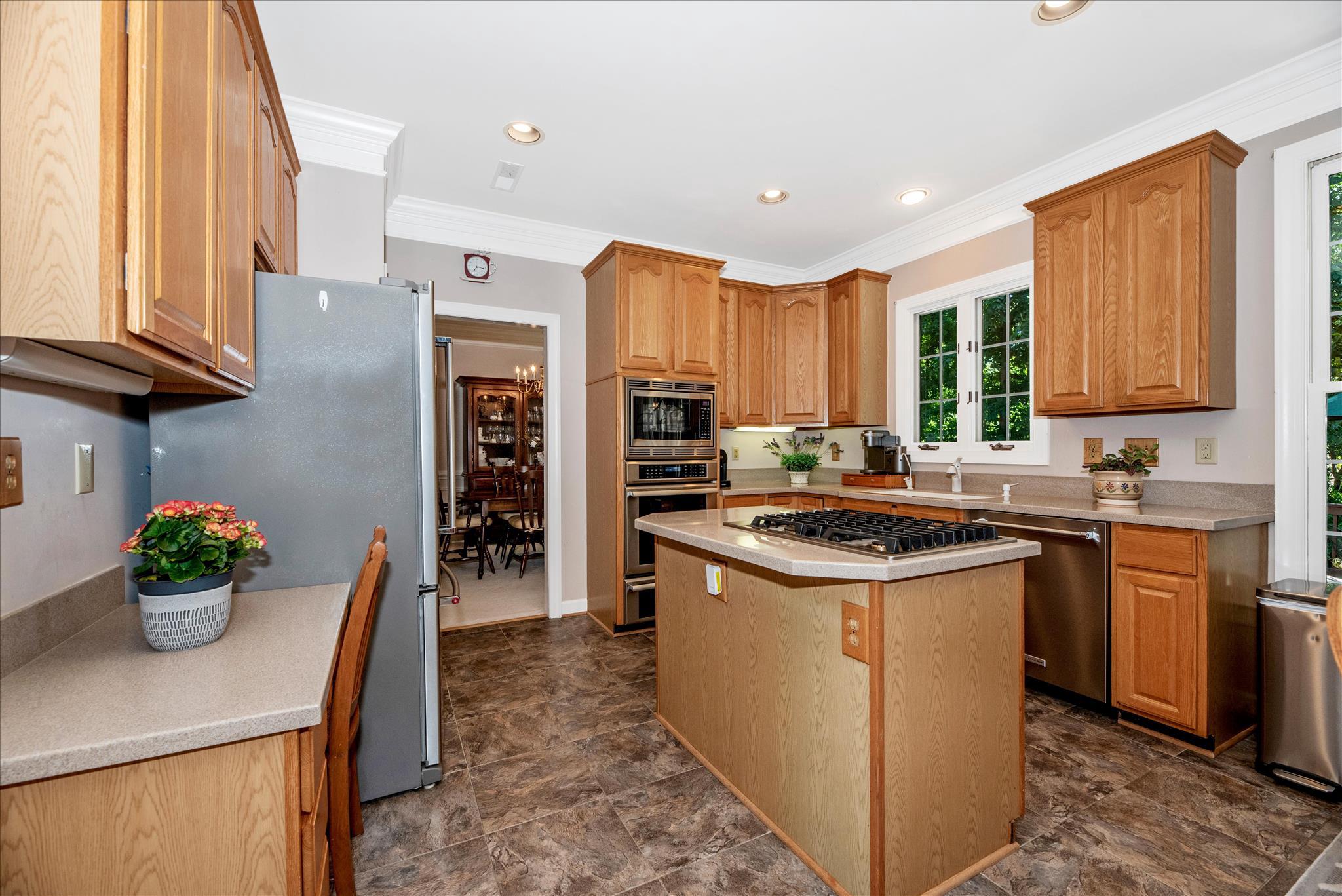 WINDSOR KNOLLS - Residential