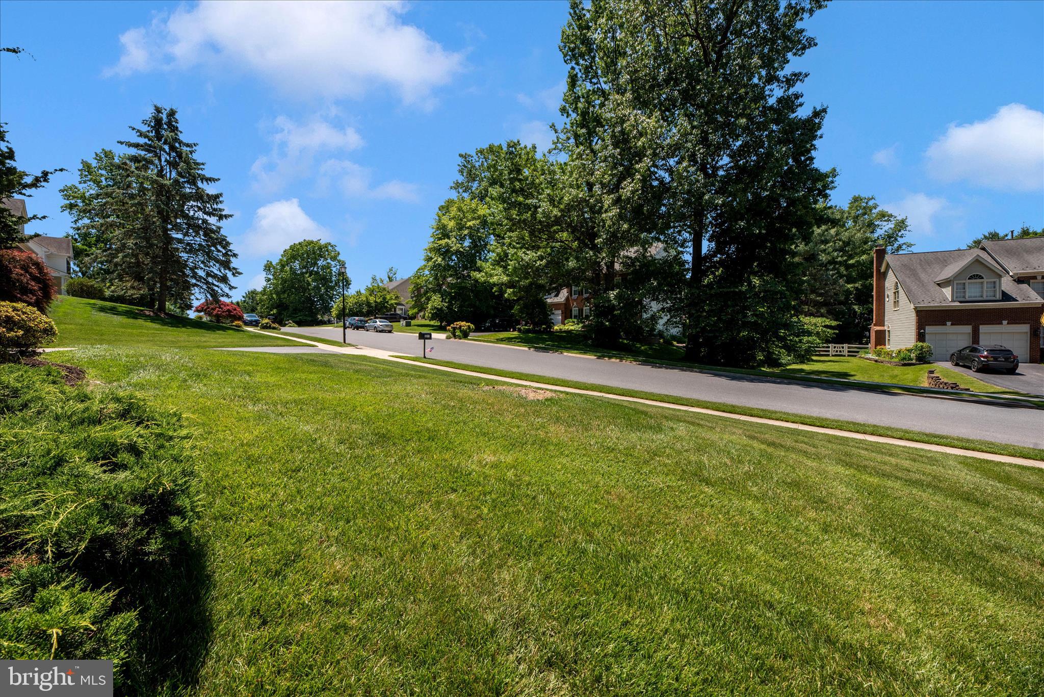 WINDSOR KNOLLS - Residential
