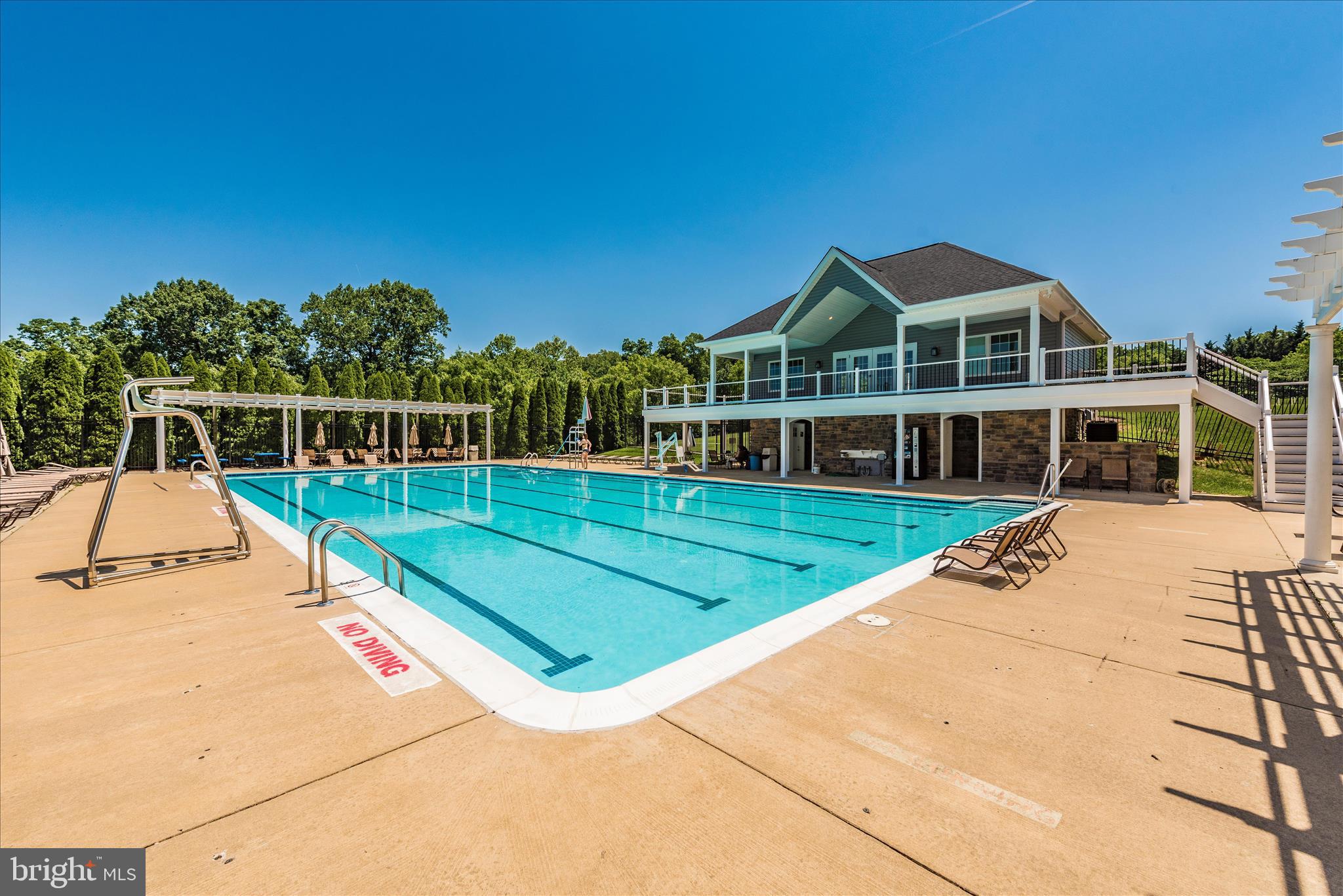 WINDSOR KNOLLS - Residential