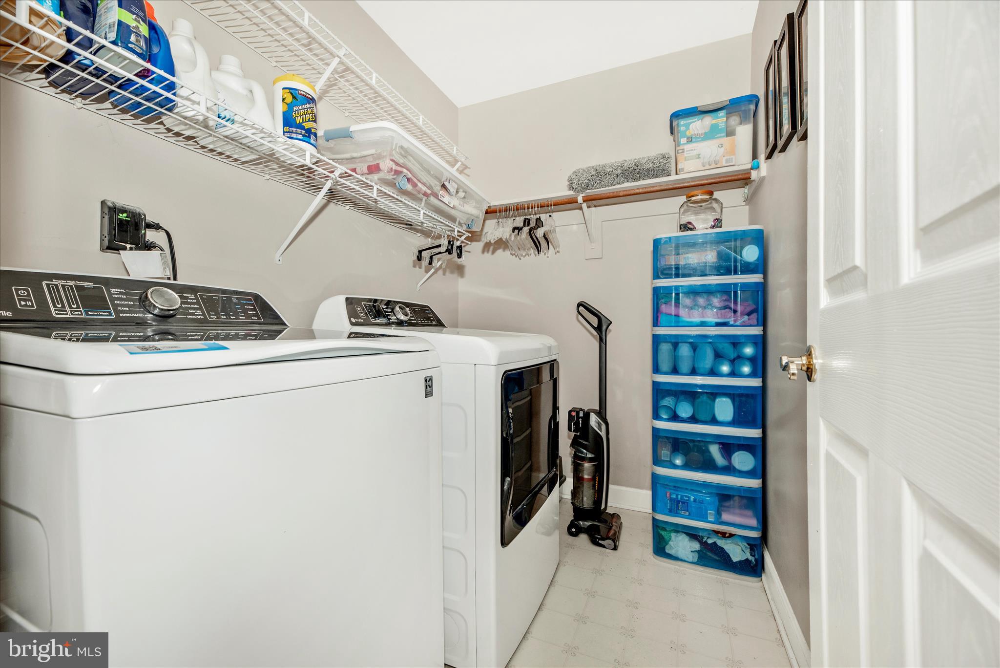 WINDSOR KNOLLS - Residential